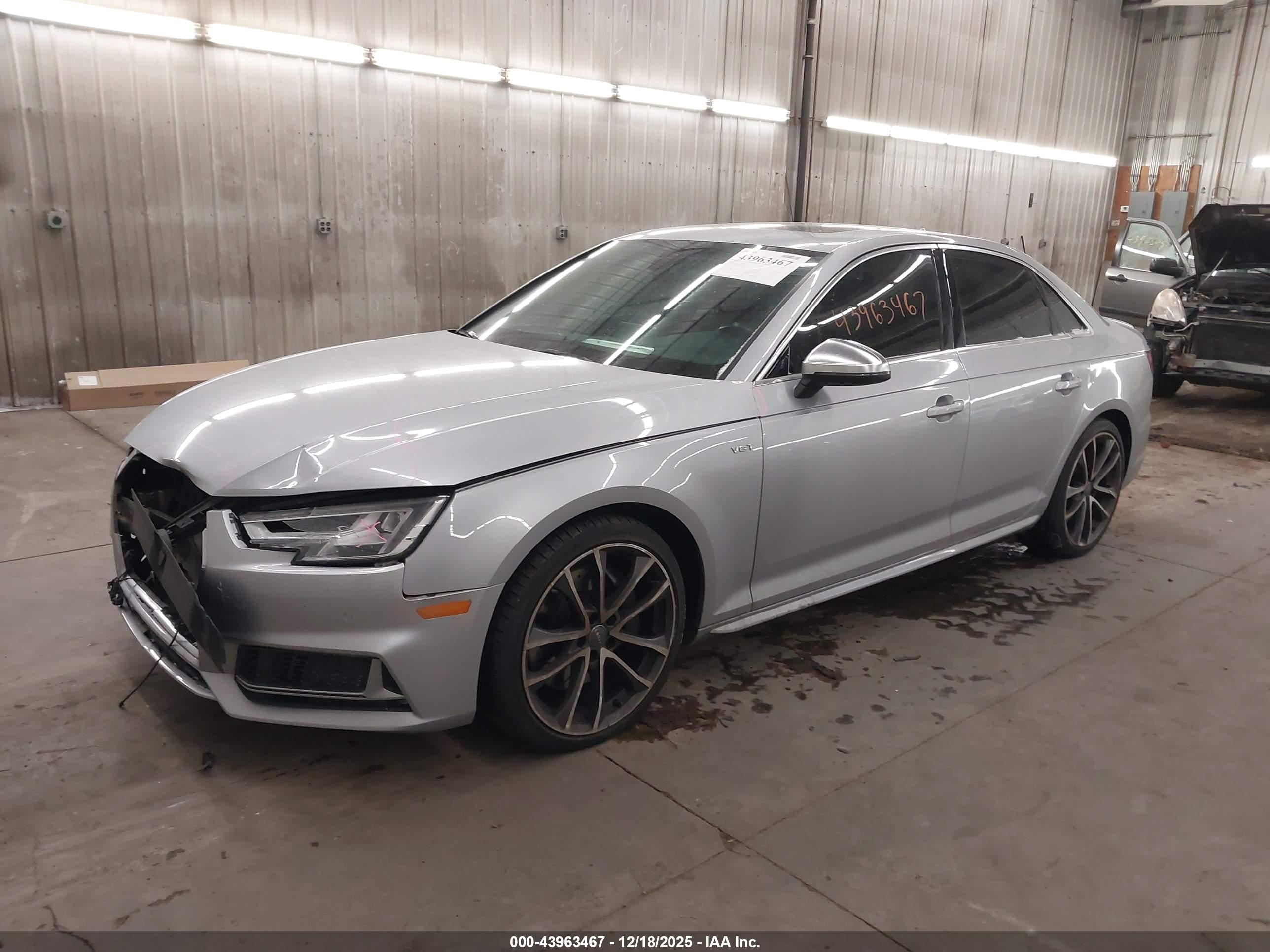 AUDI S4 image 2