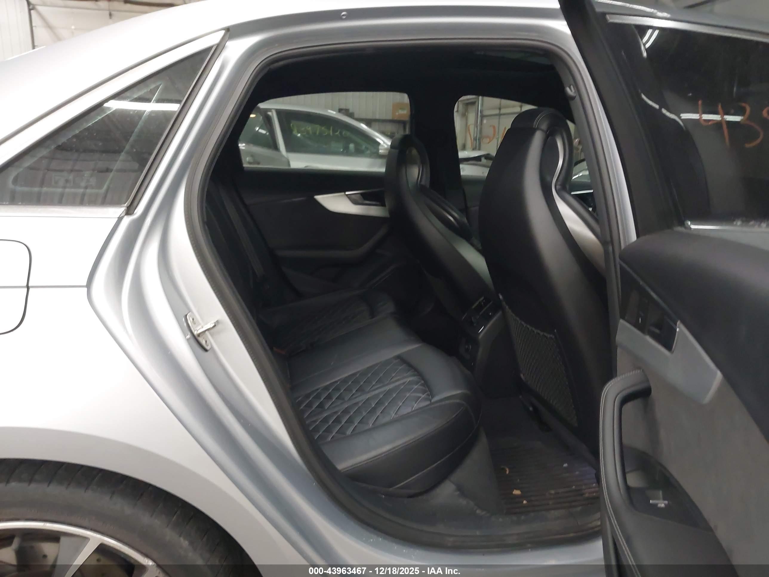 AUDI S4 image 8