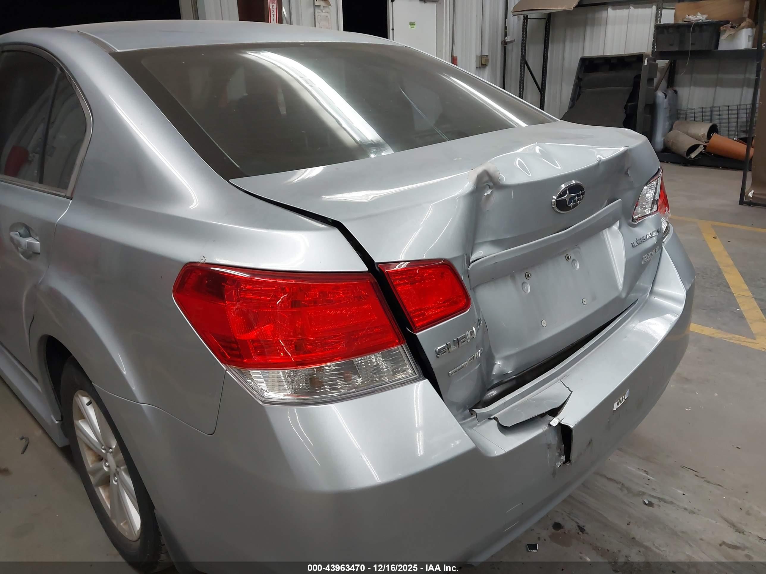 SUBARU LEGACY image 6