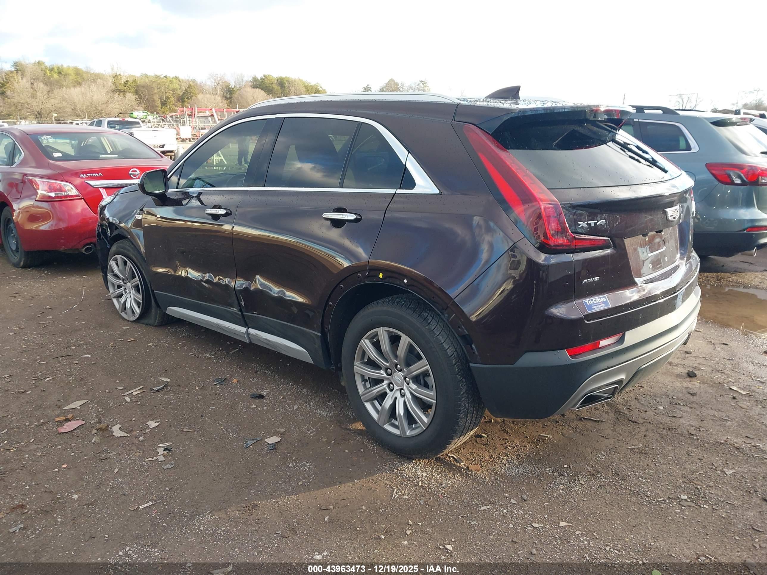 CADILLAC XT4 image 3