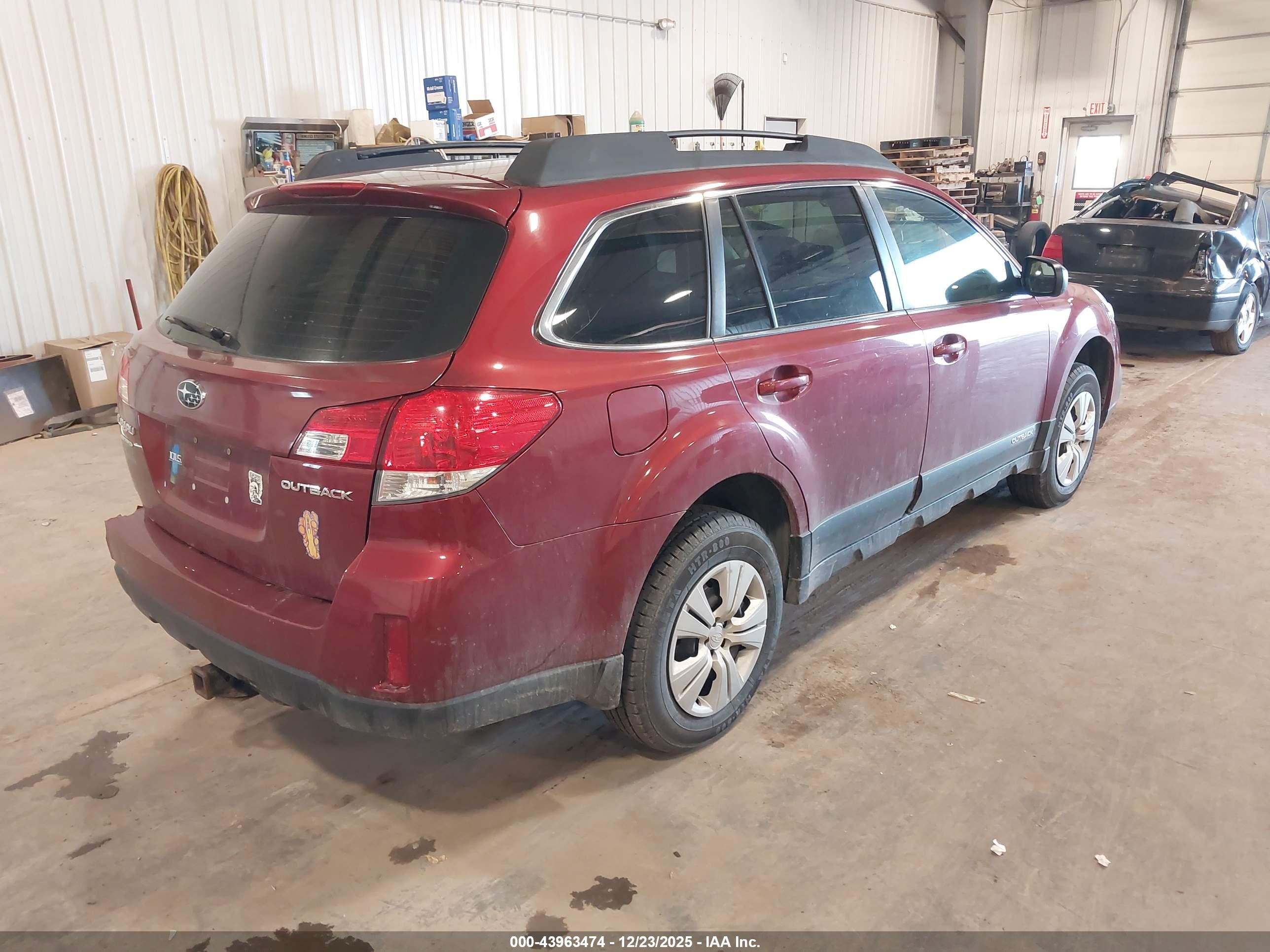 SUBARU OUTBACK image 4