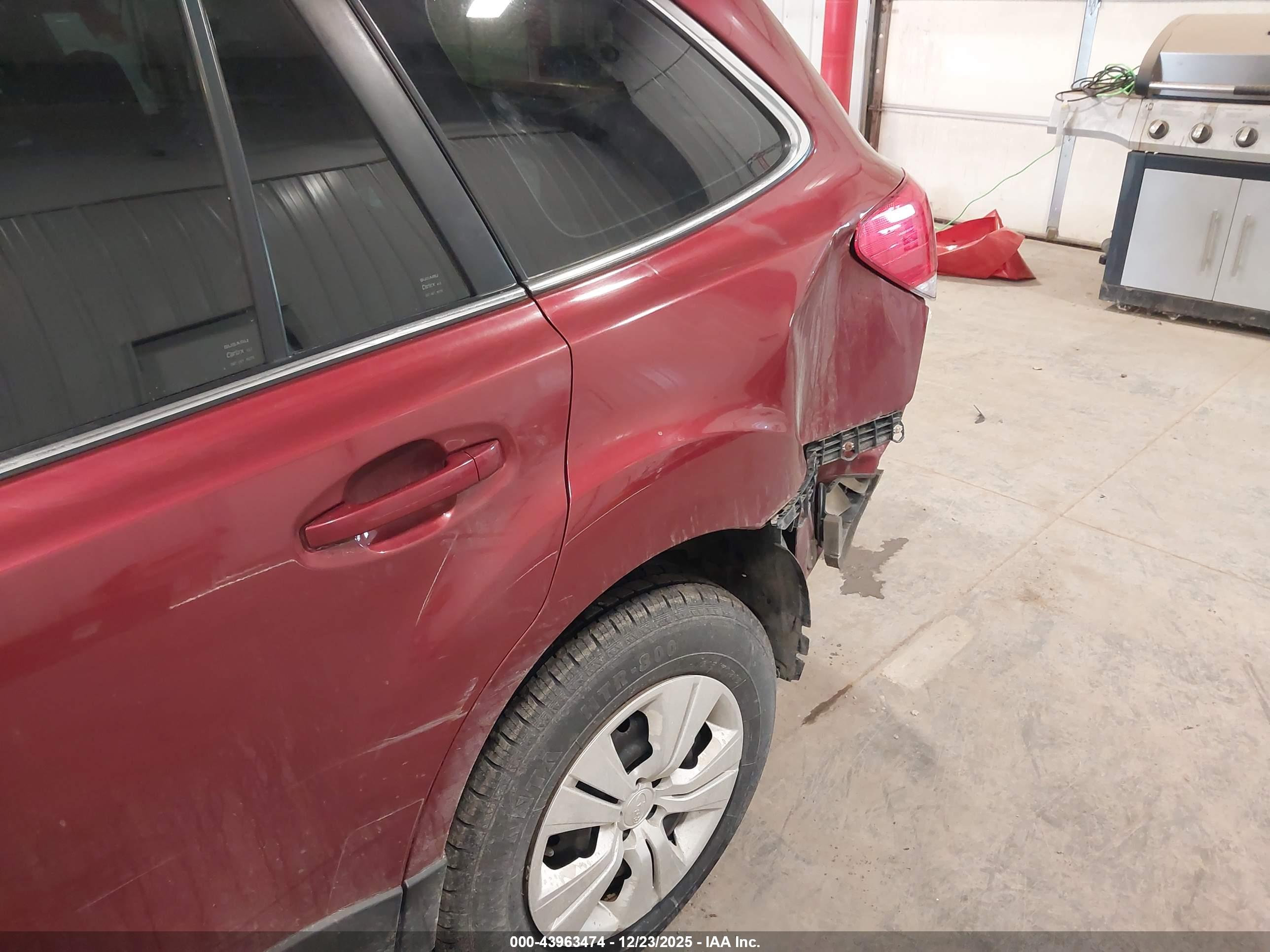 SUBARU OUTBACK image 6