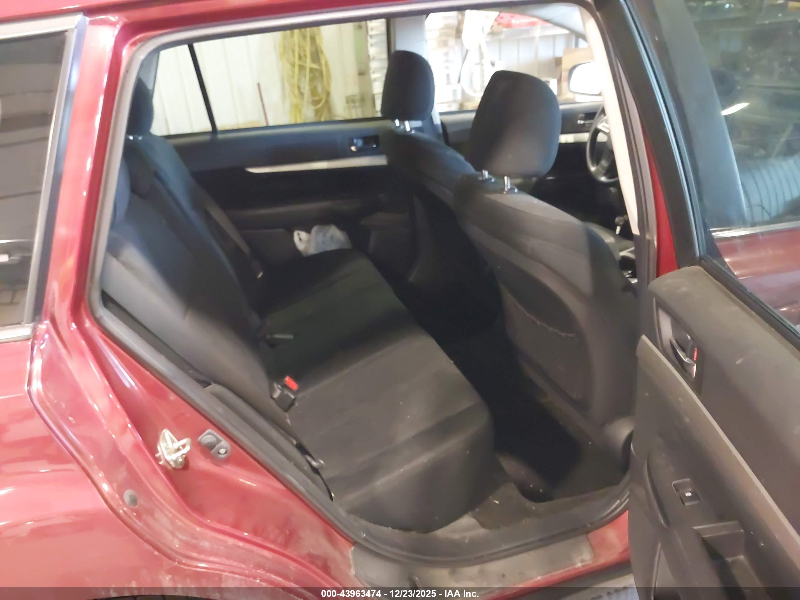 SUBARU OUTBACK image 8