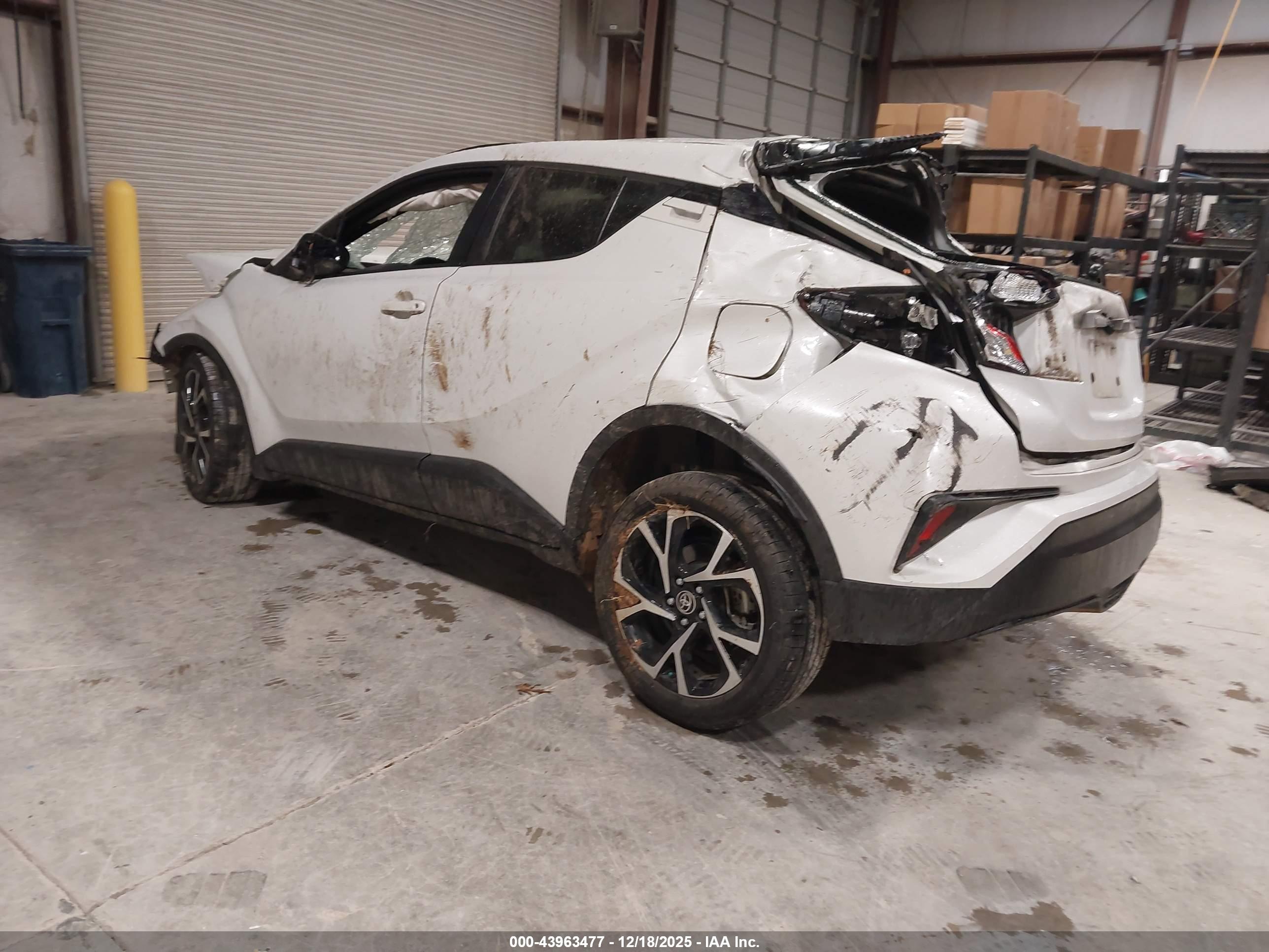 TOYOTA C-HR image 3