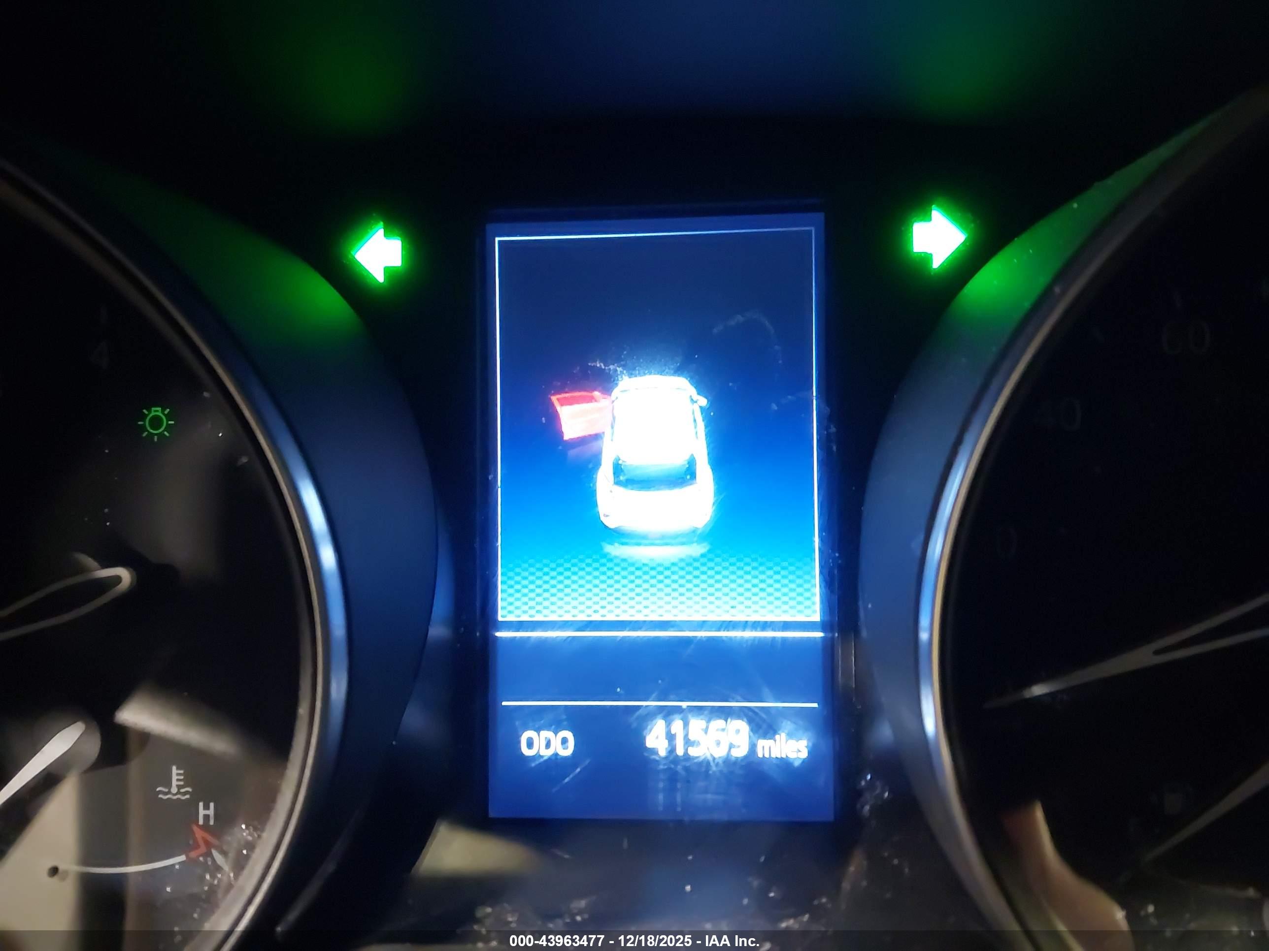 TOYOTA C-HR image 7