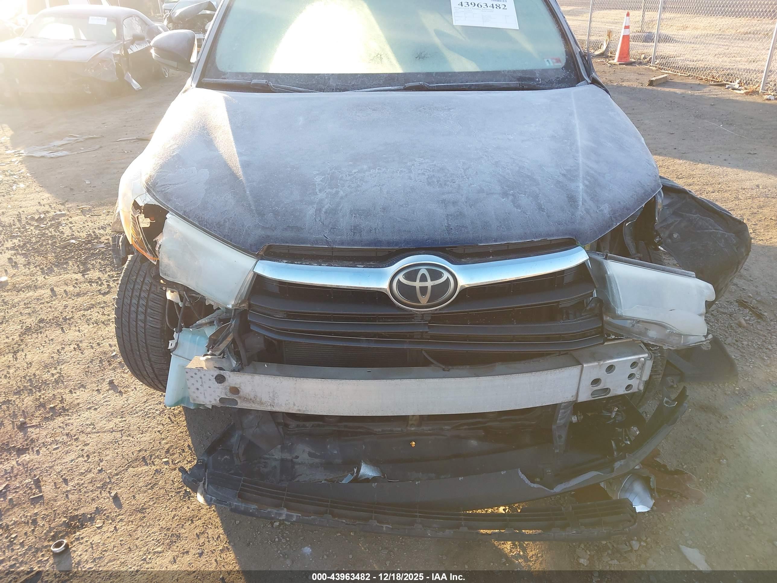 TOYOTA HIGHLANDER image 6