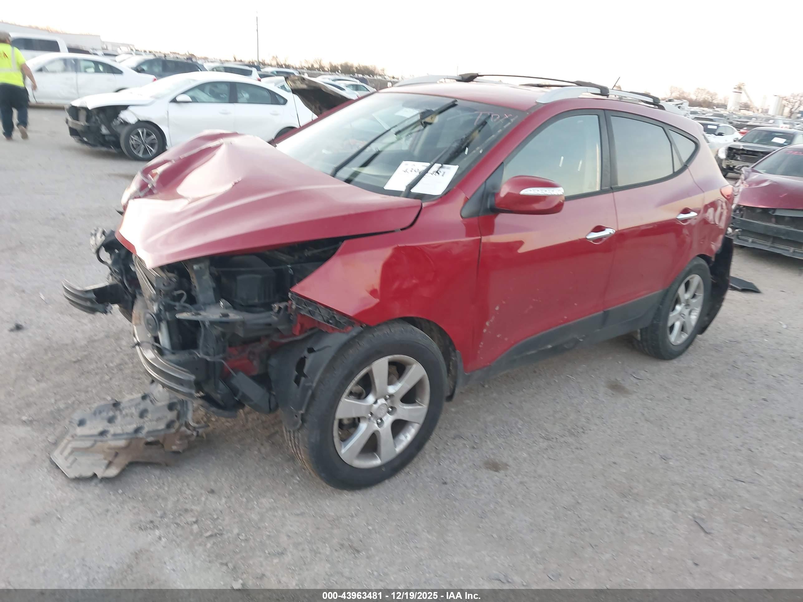 HYUNDAI TUCSON image 2