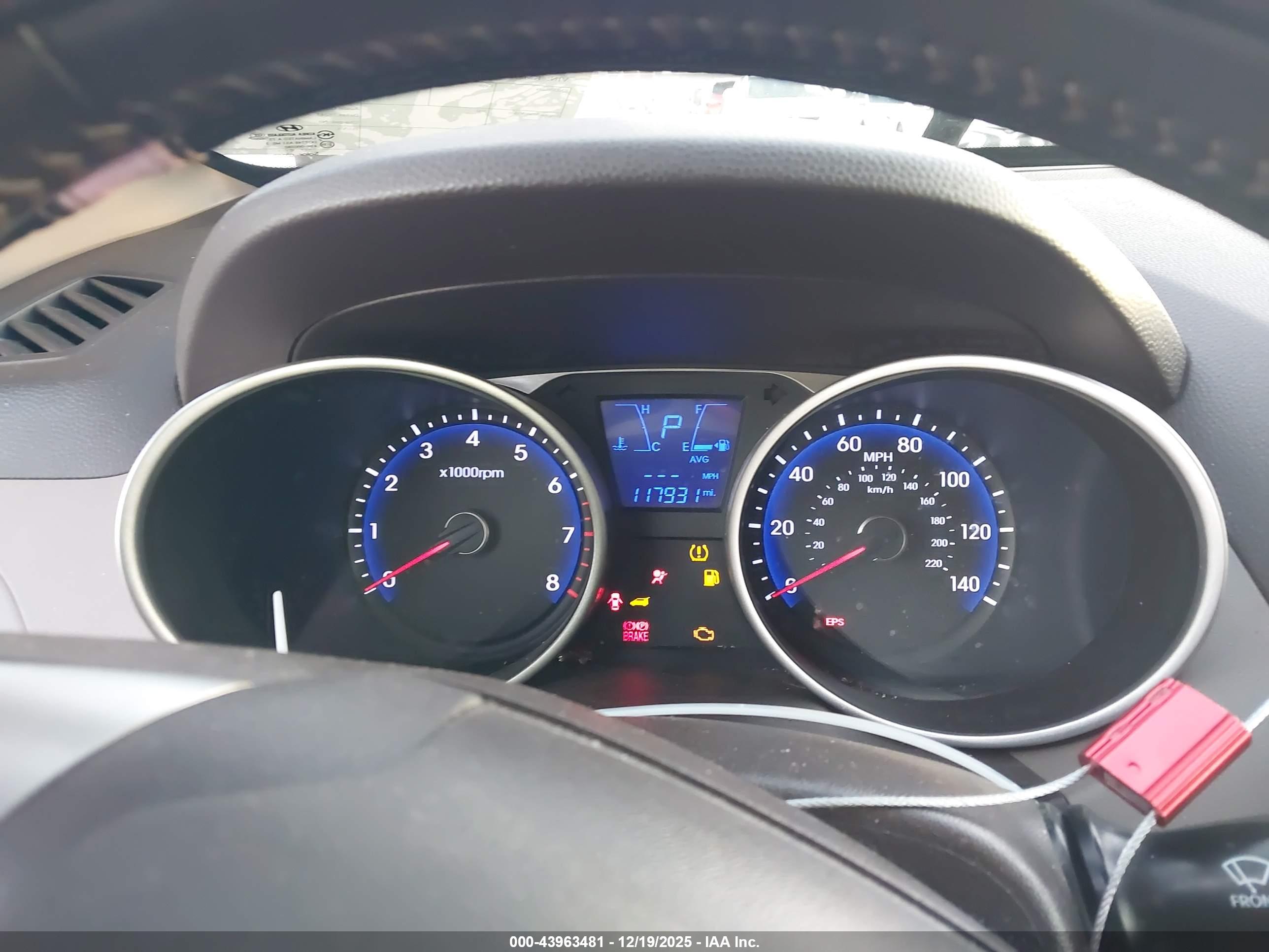 HYUNDAI TUCSON image 7