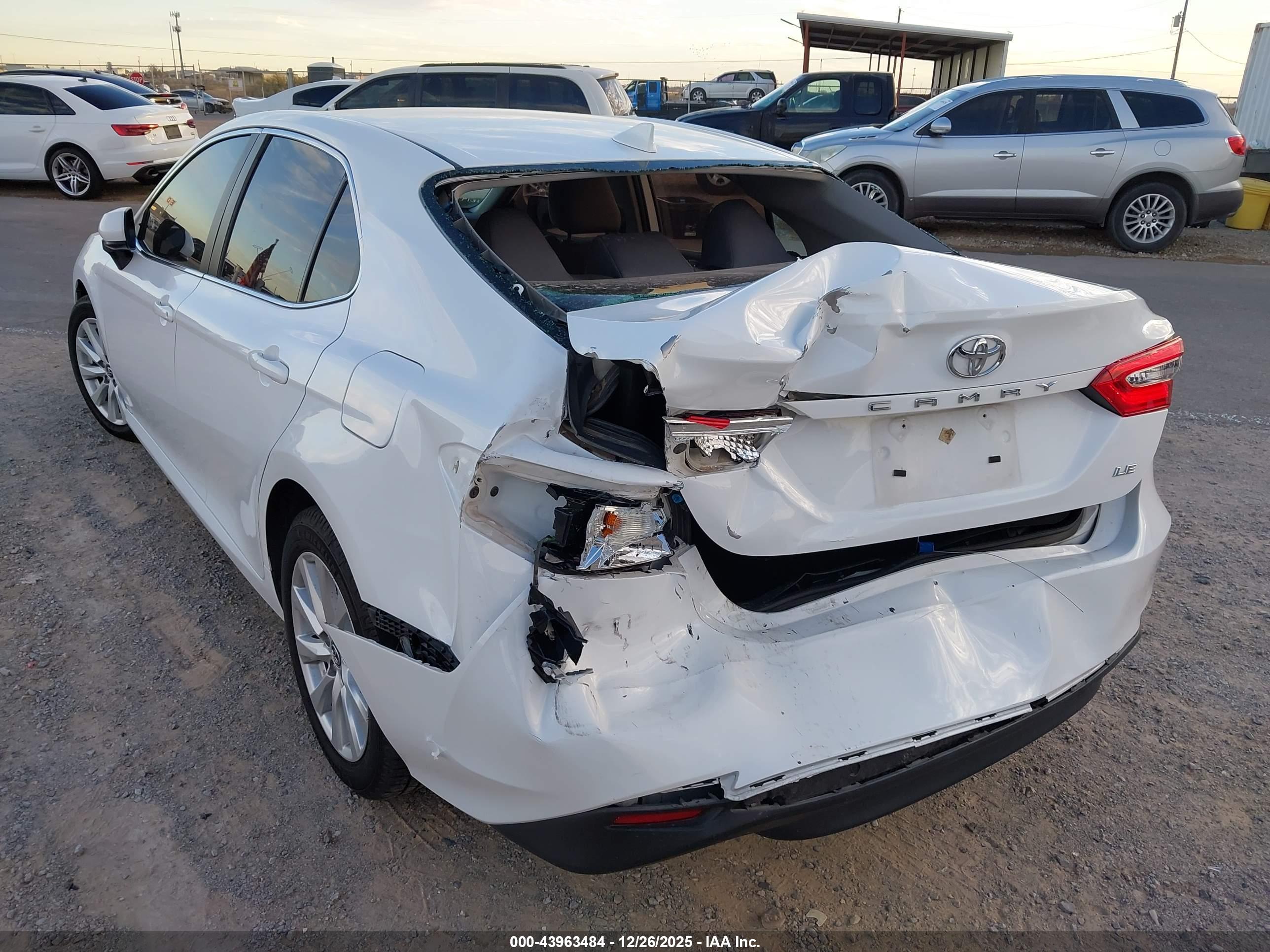 TOYOTA CAMRY image 6