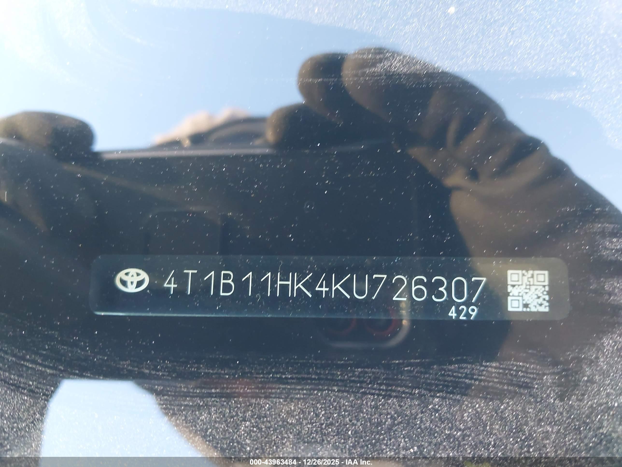 TOYOTA CAMRY image 9