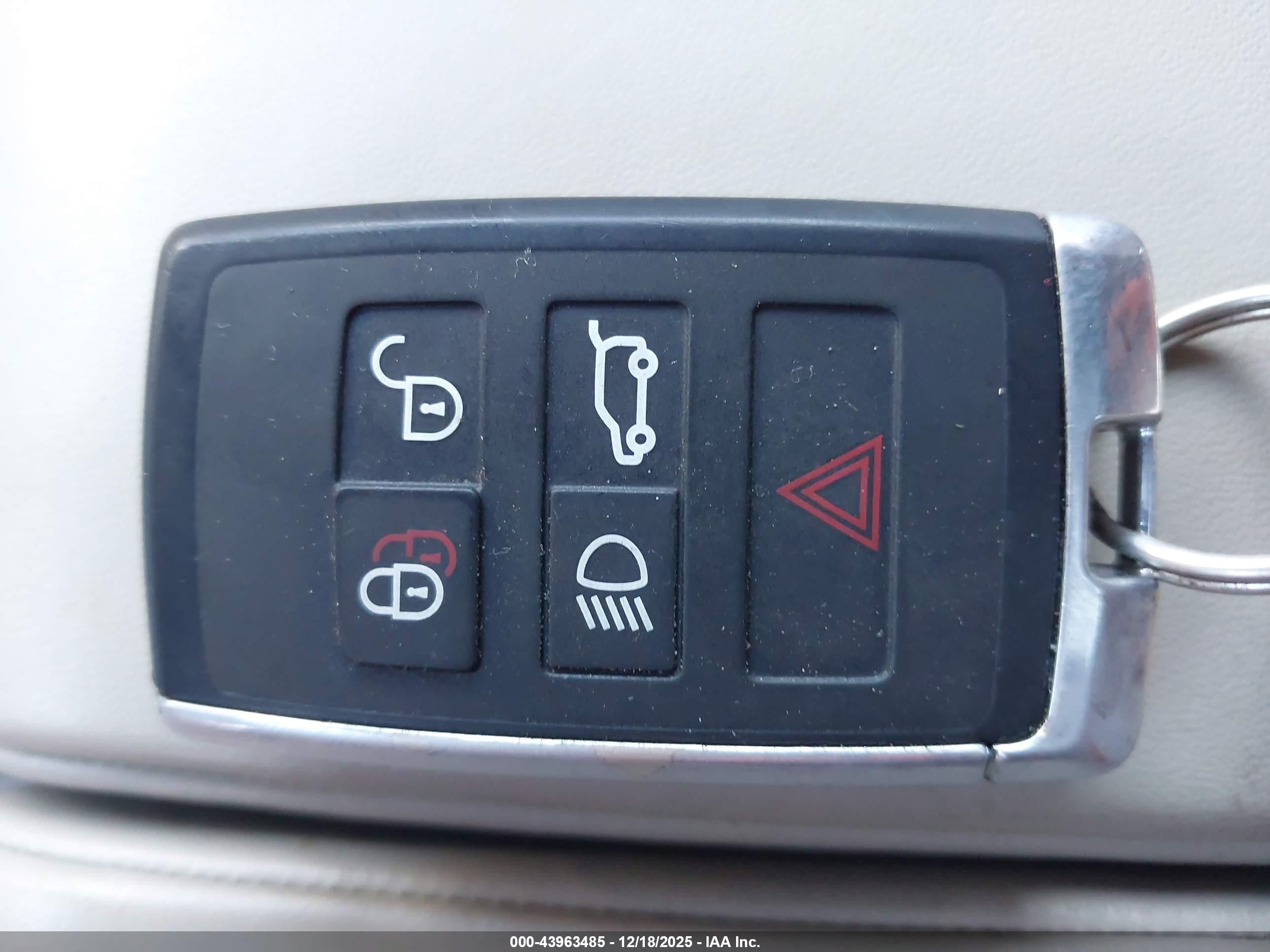 LAND ROVER image 11