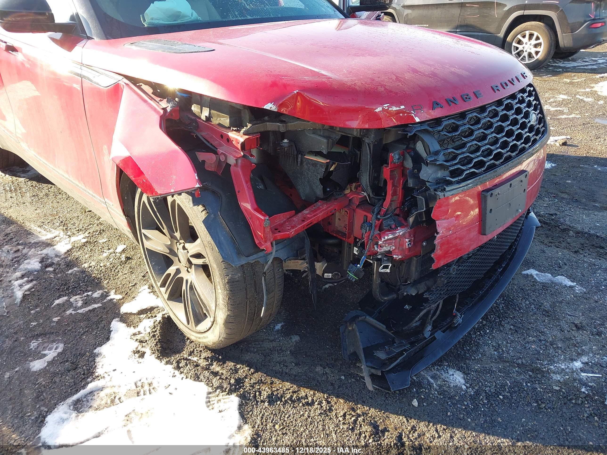 LAND ROVER image 6