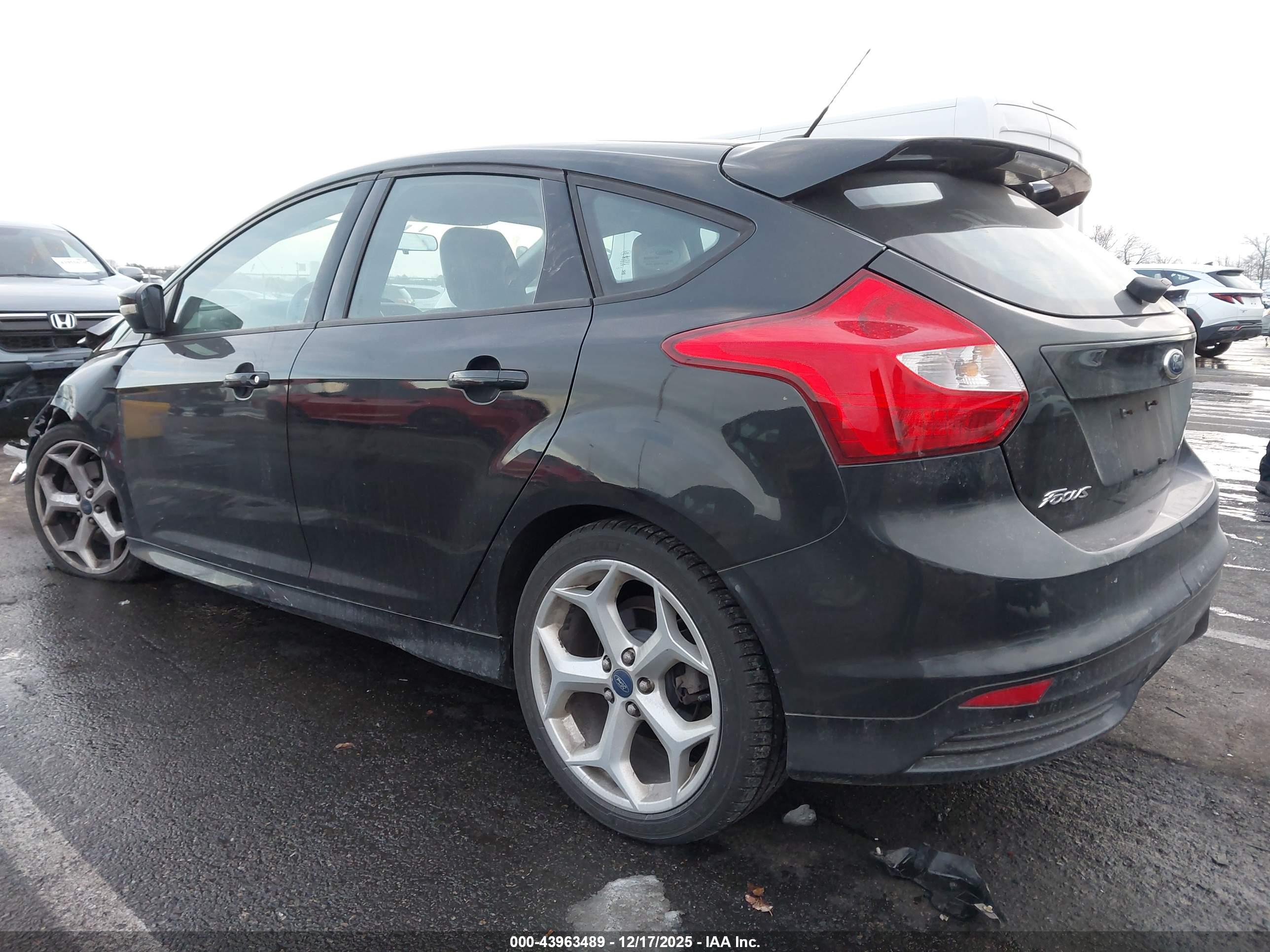 FORD FOCUS image 3
