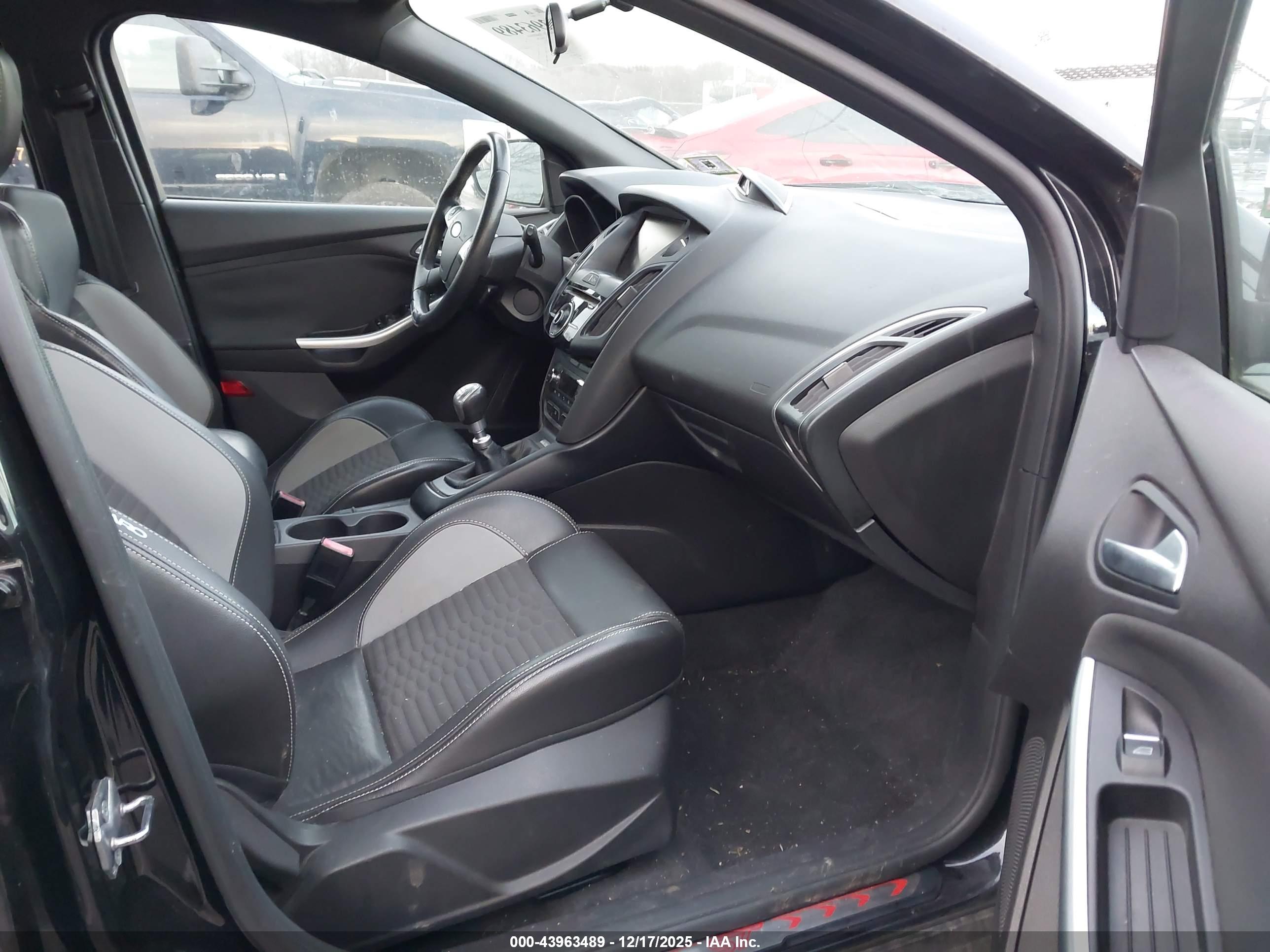 FORD FOCUS image 5