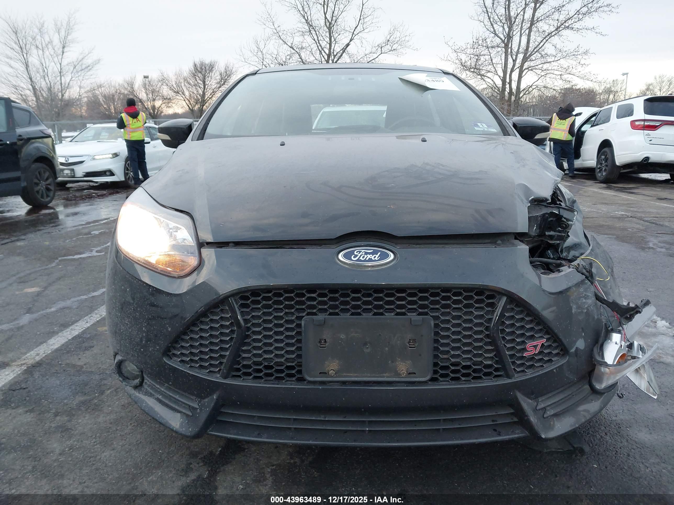 FORD FOCUS image 6
