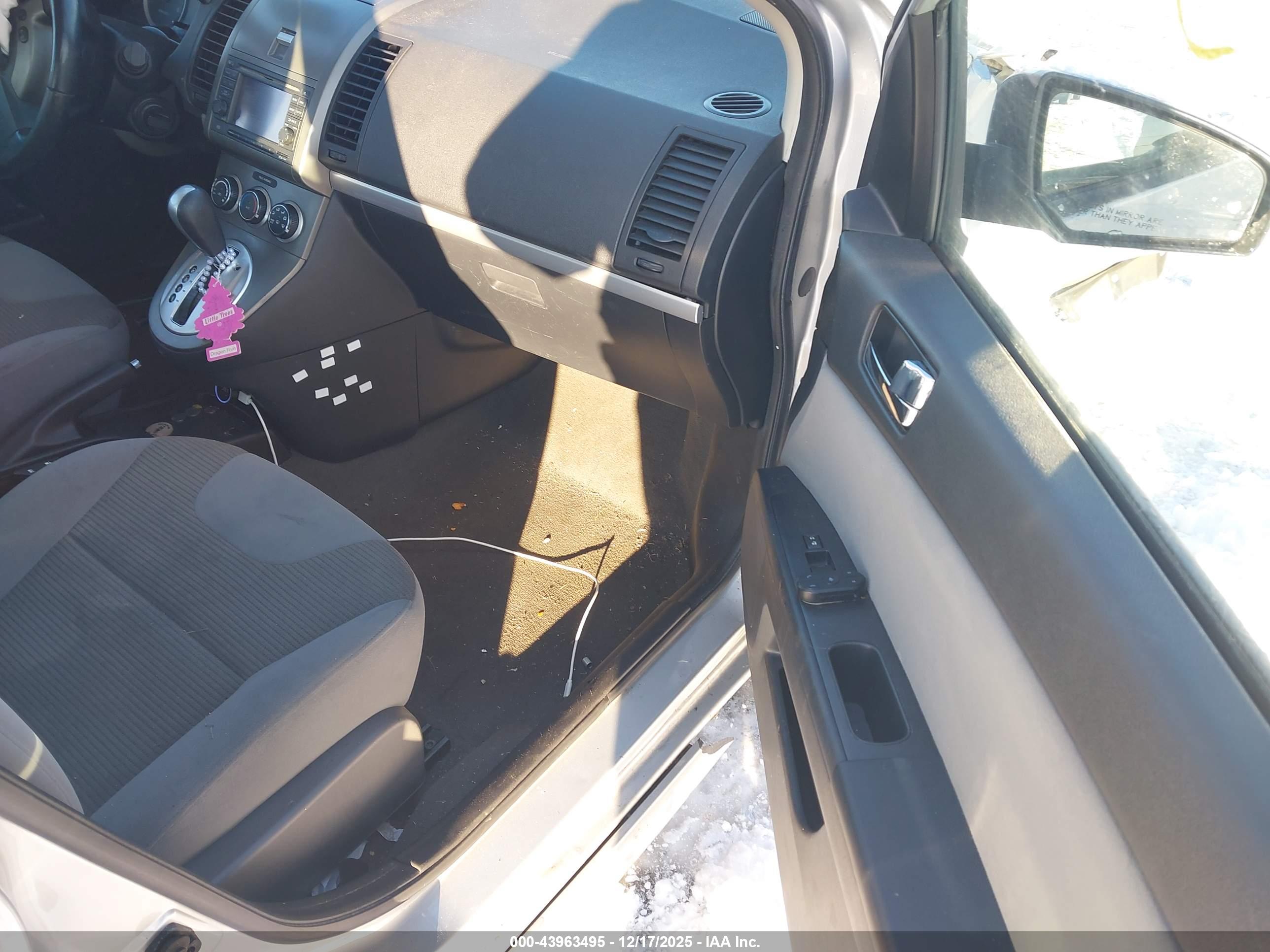 NISSAN SENTRA image 5