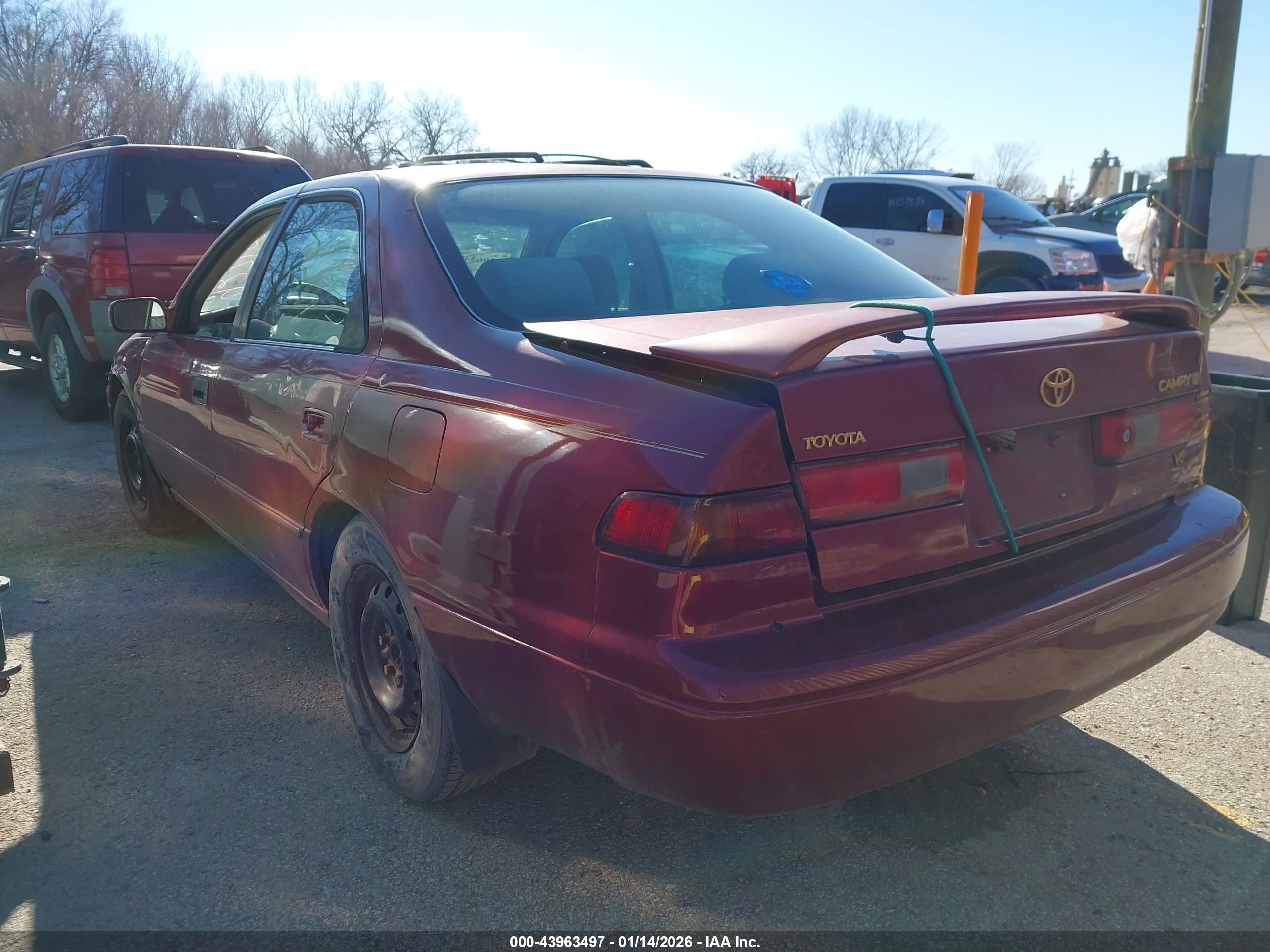 TOYOTA CAMRY image 3