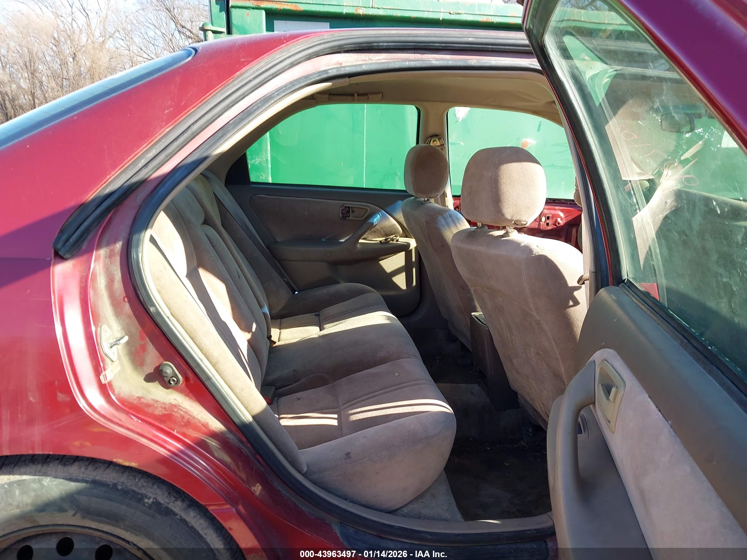 TOYOTA CAMRY image 8