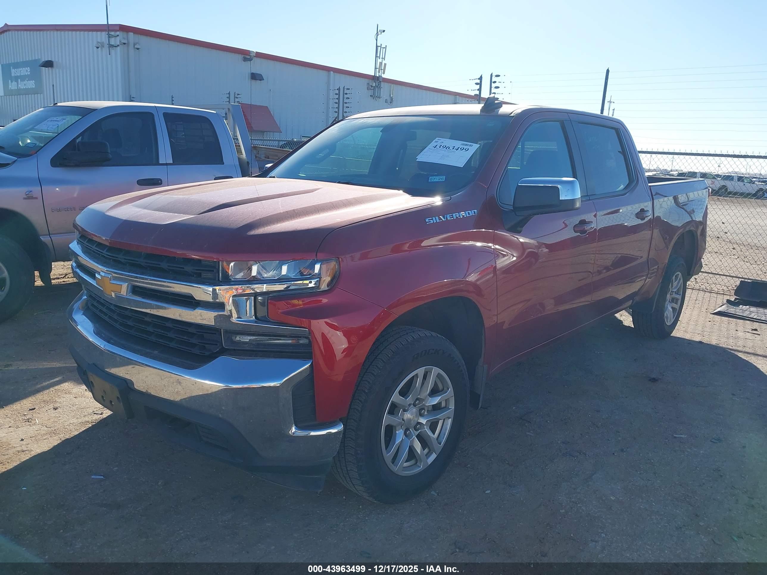 CHEVROLET SILVERADO image 2