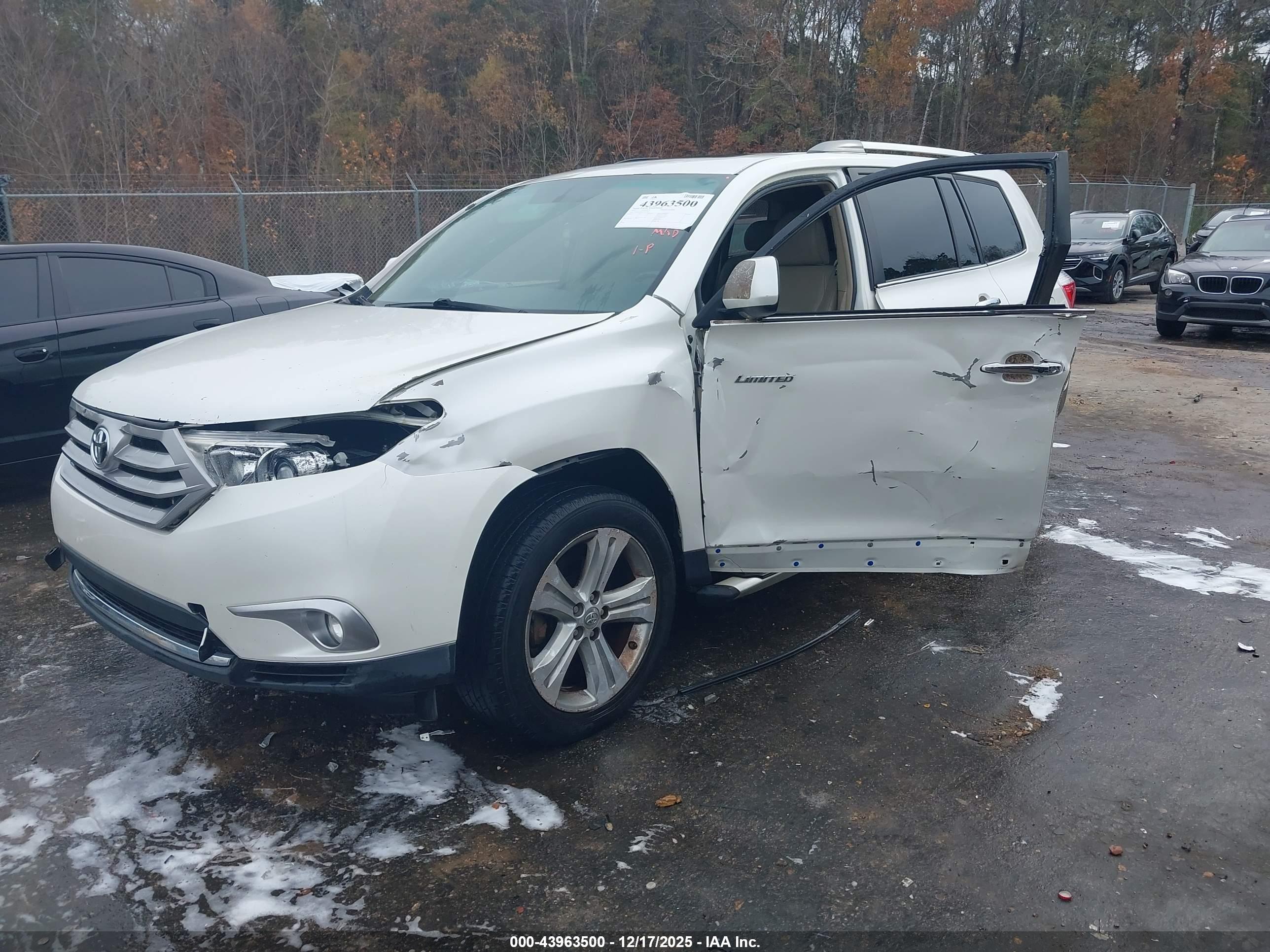 TOYOTA HIGHLANDER image 2