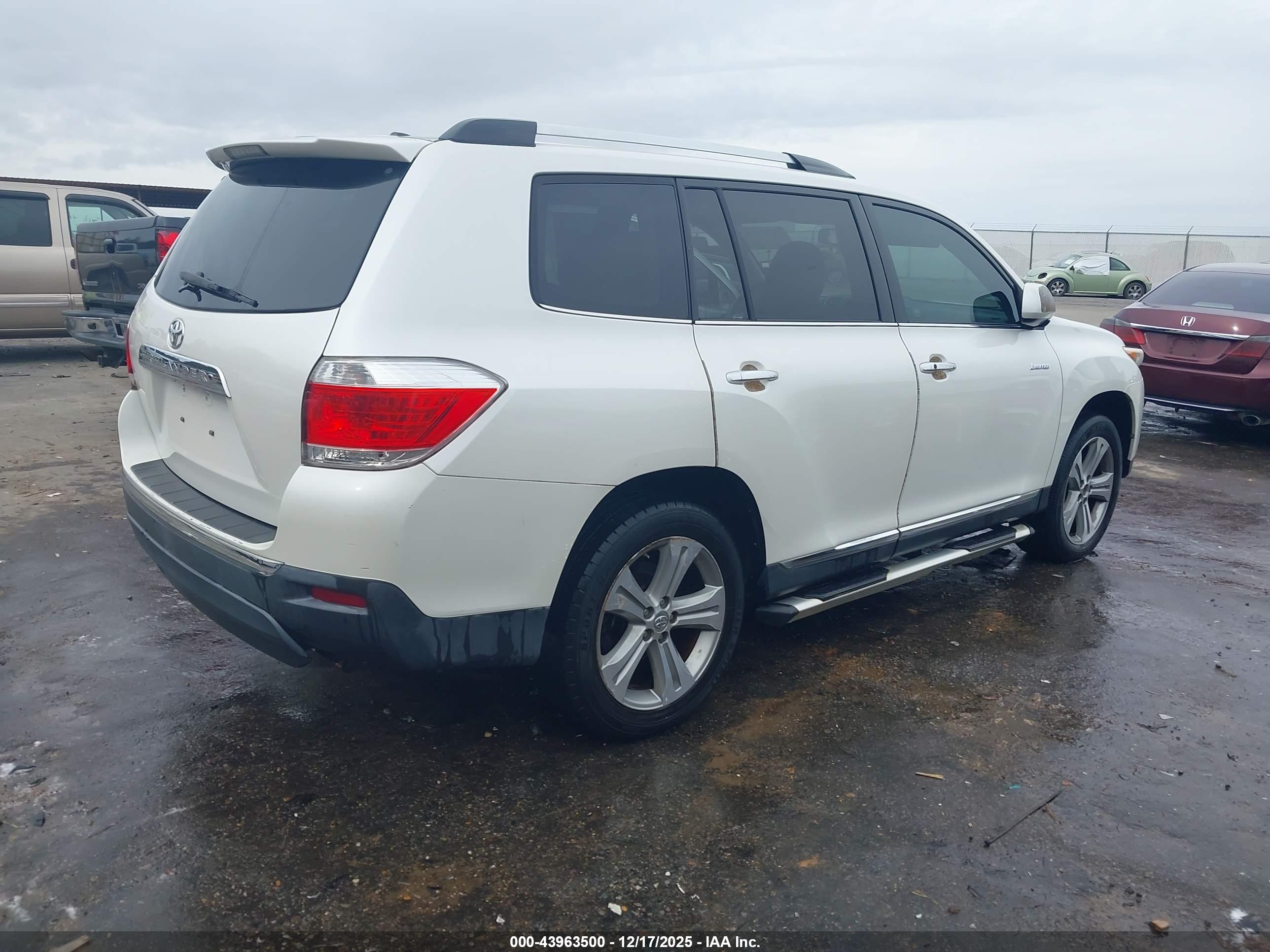TOYOTA HIGHLANDER image 4