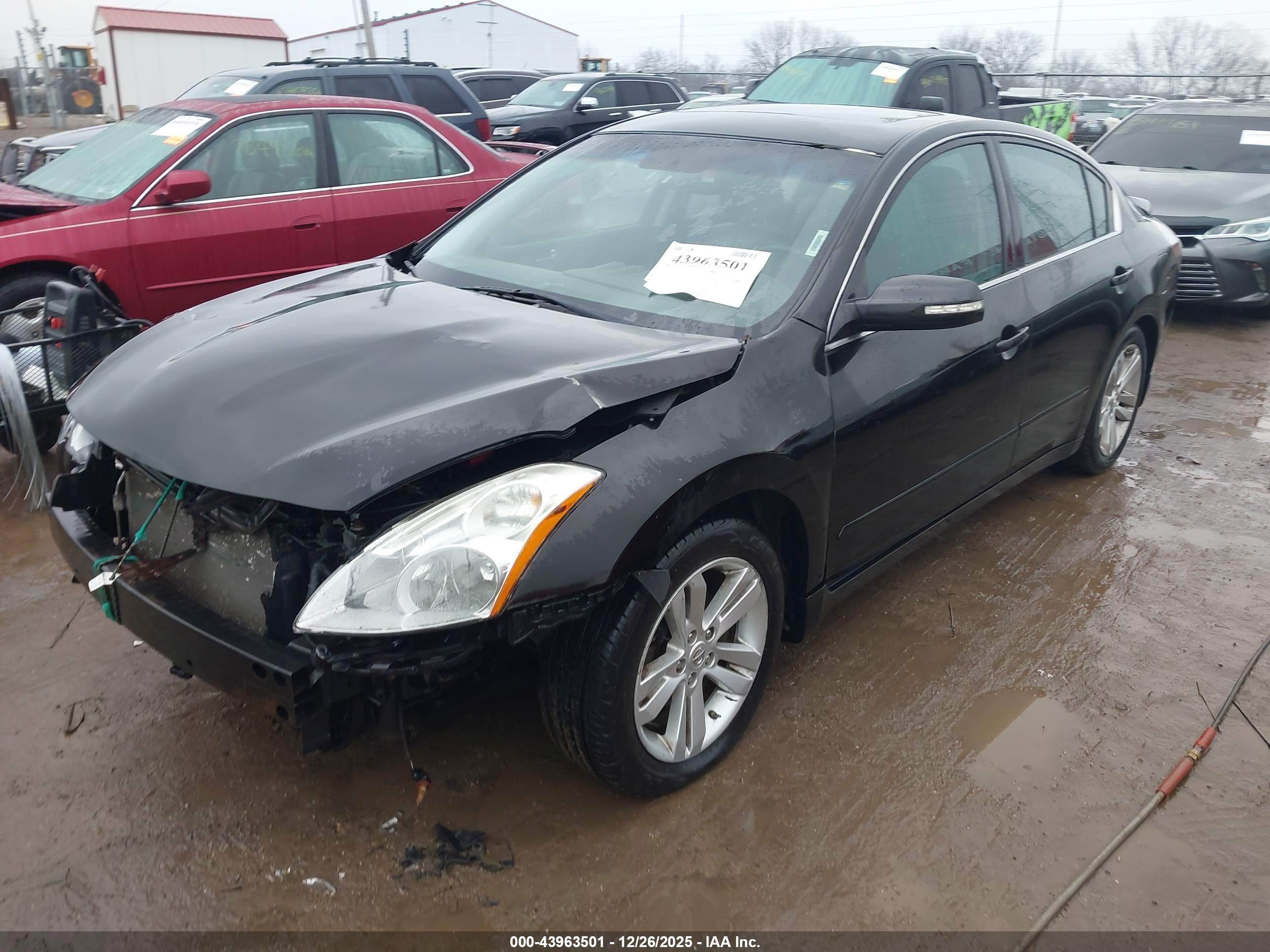 NISSAN ALTIMA image 2