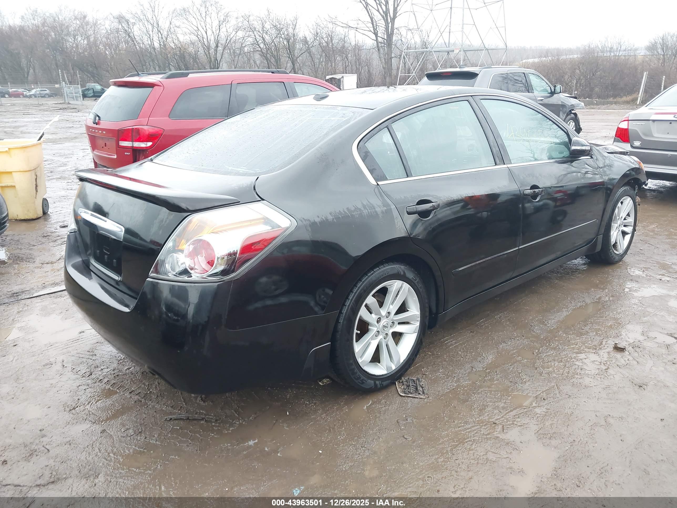 NISSAN ALTIMA image 4