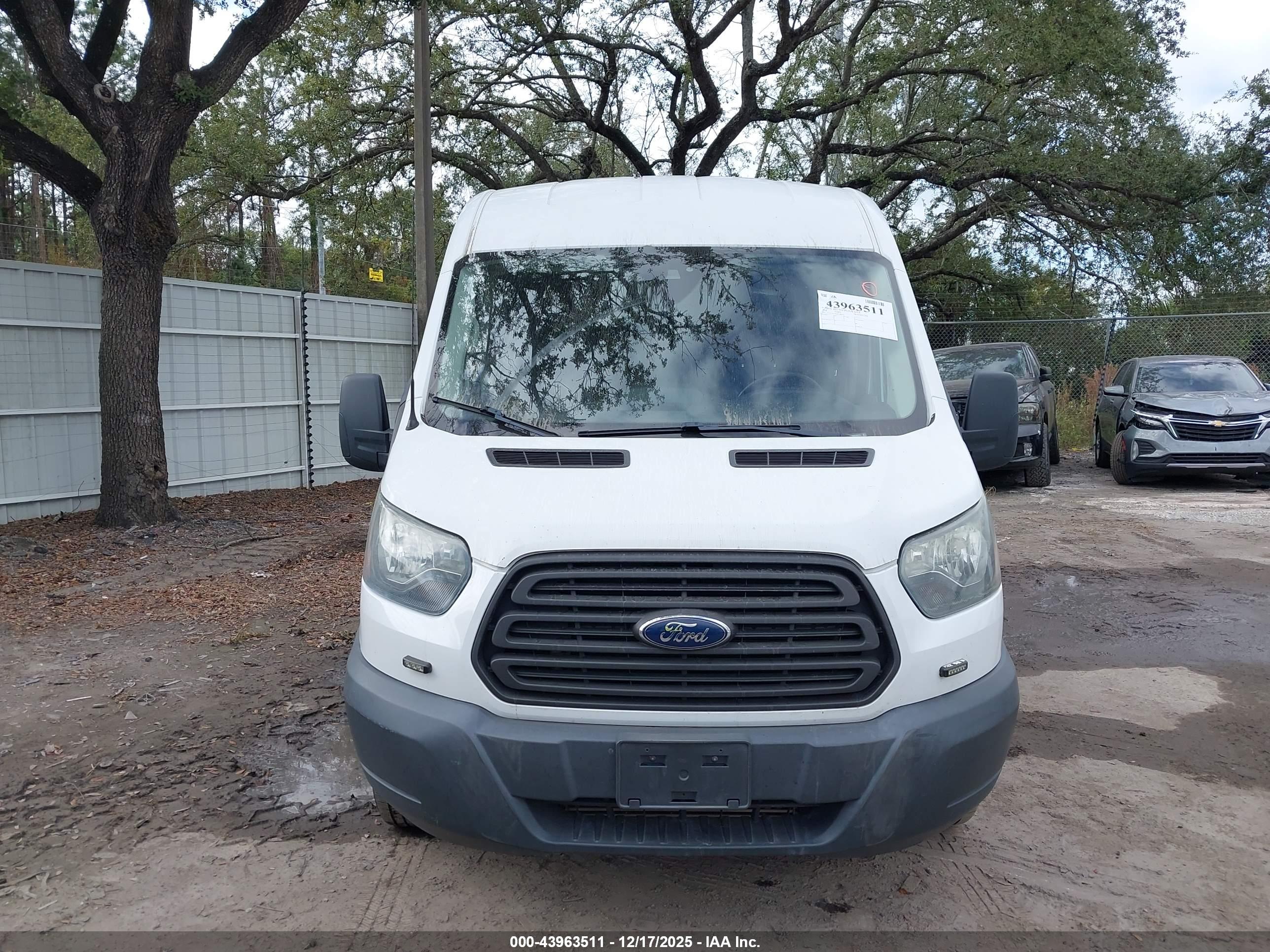 FORD TRANSIT-150 image 6
