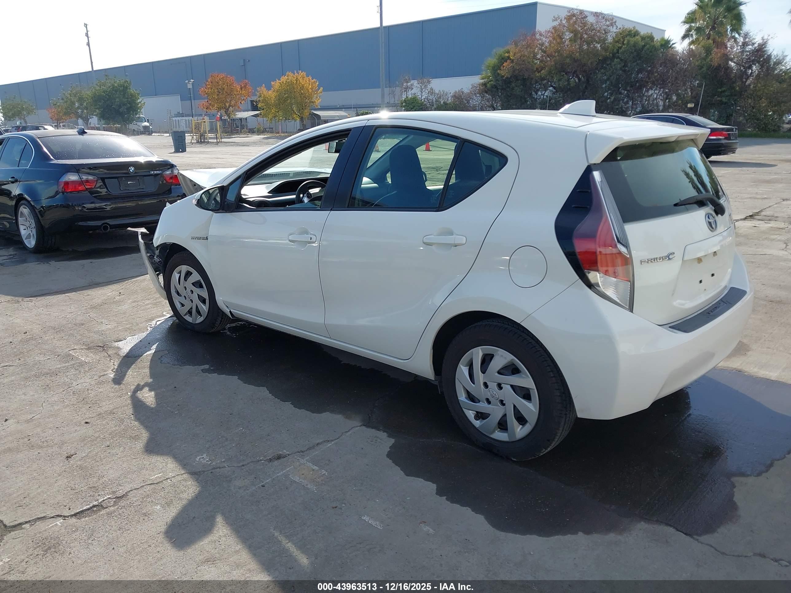 TOYOTA PRIUS image 3