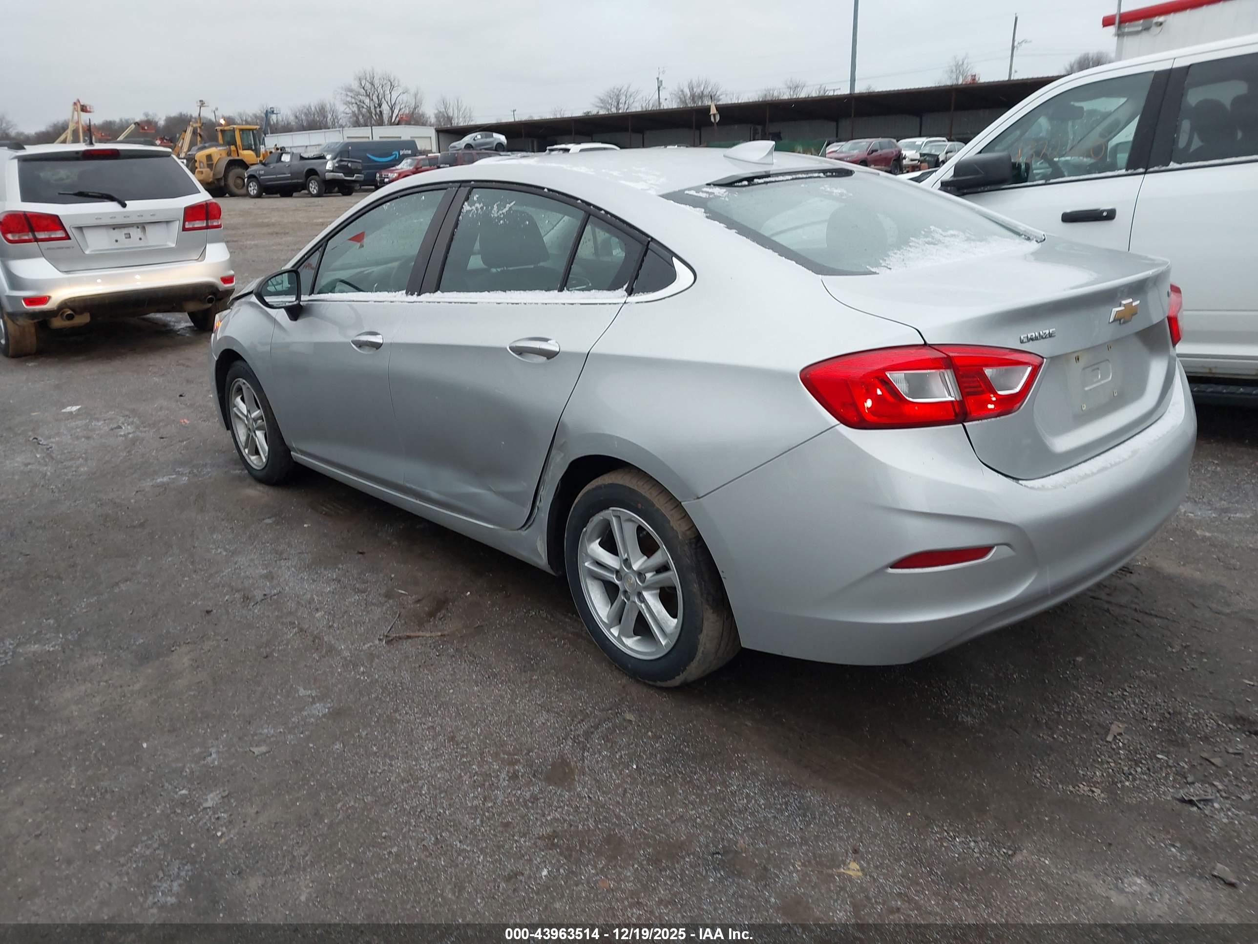 CHEVROLET CRUZE image 3