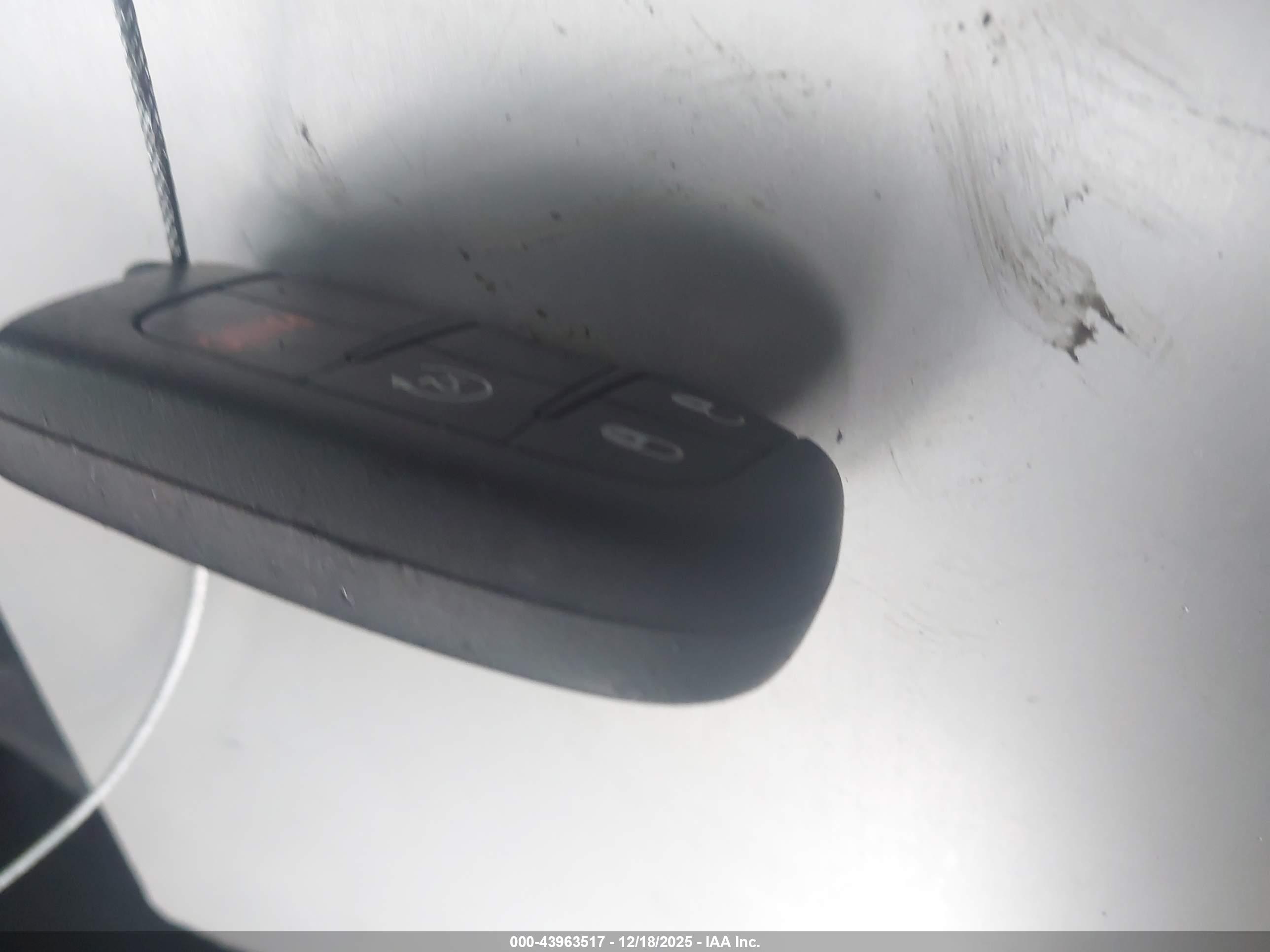 JEEP RENEGADE image 11