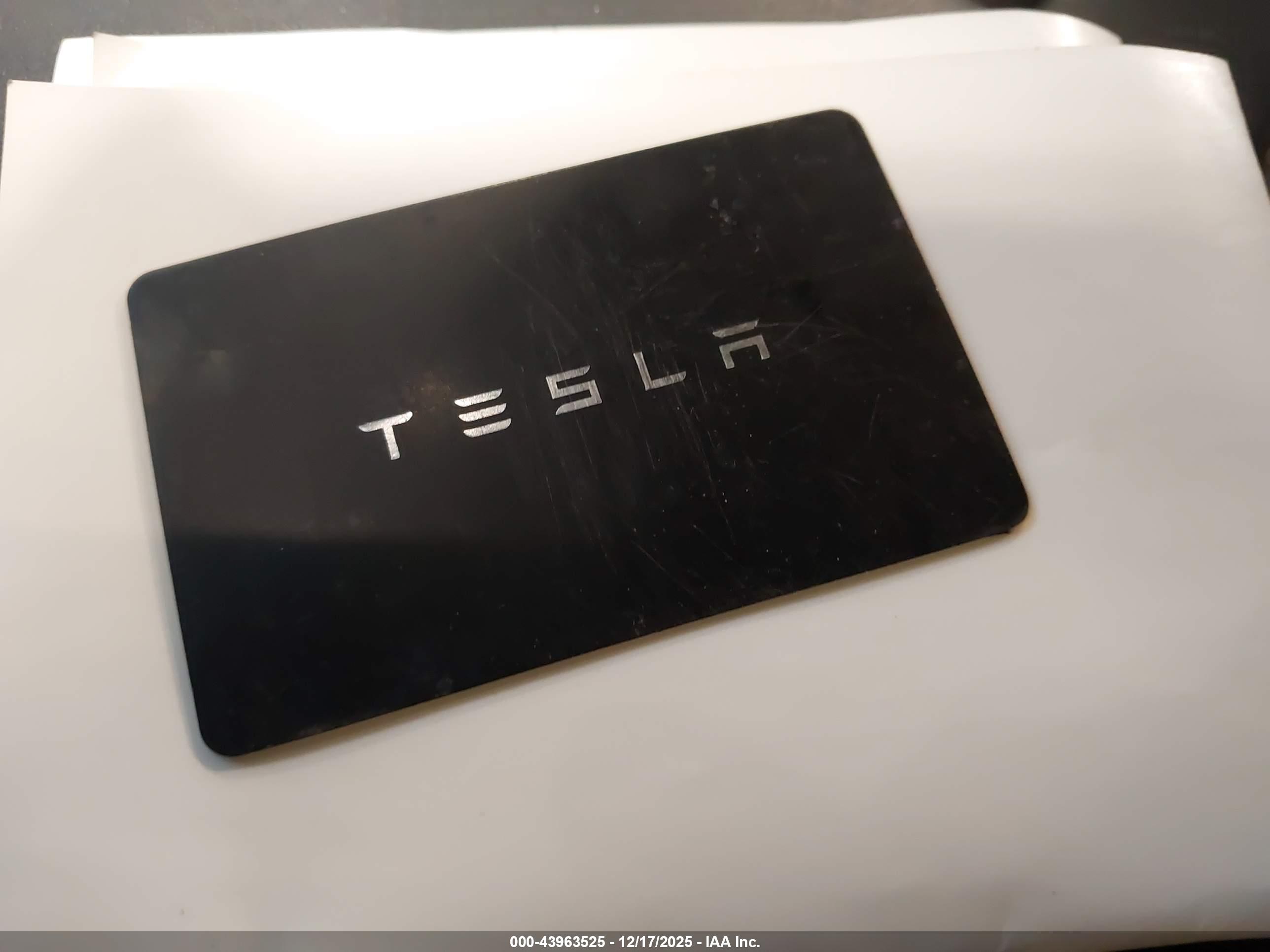 TESLA MODEL image 11