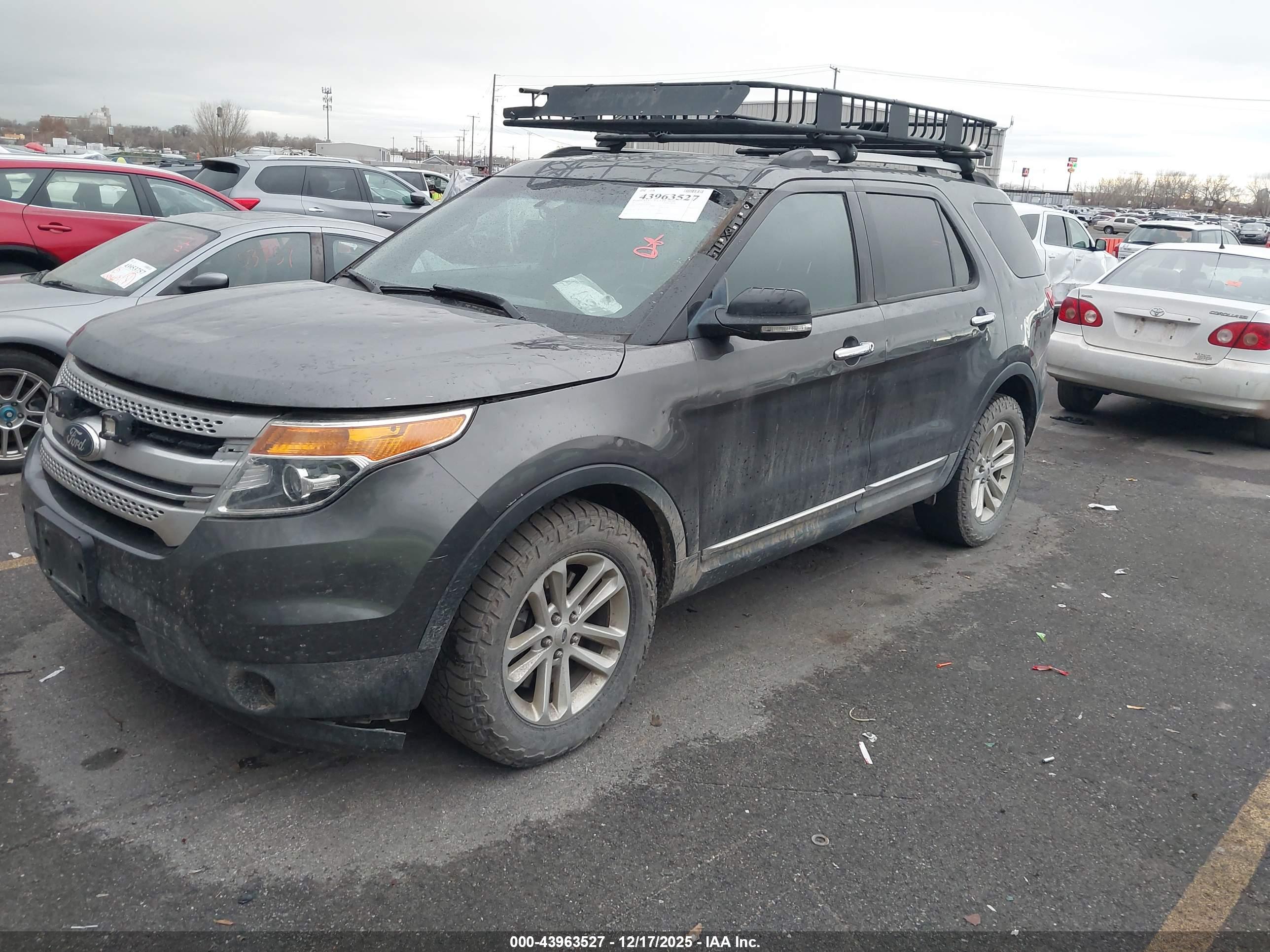 FORD EXPLORER image 2