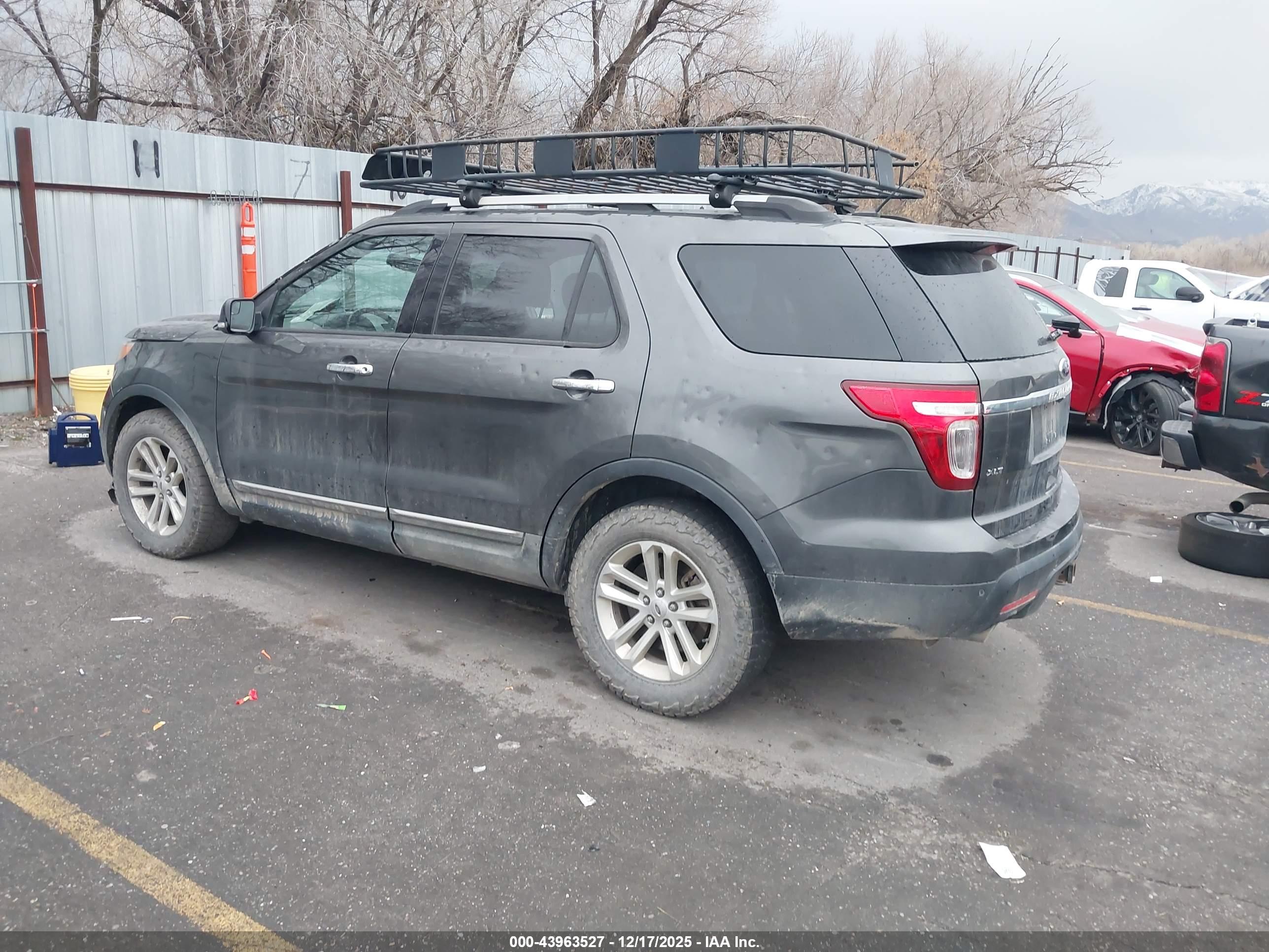 FORD EXPLORER image 3