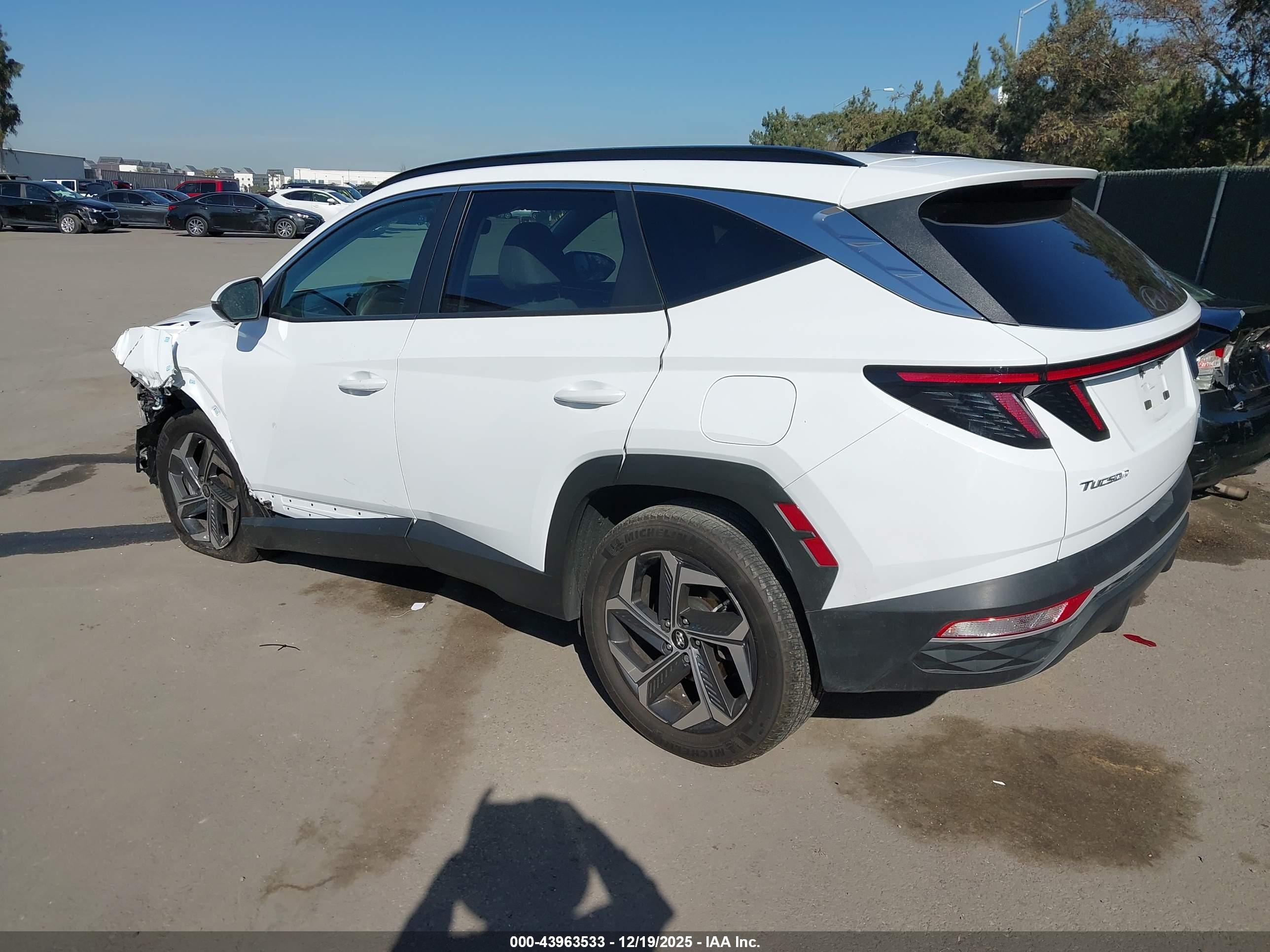 HYUNDAI TUCSON image 3