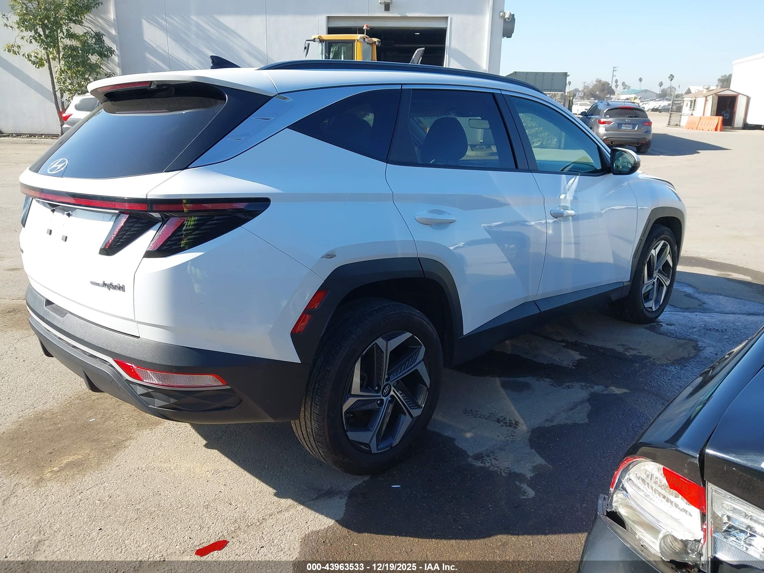 HYUNDAI TUCSON image 4