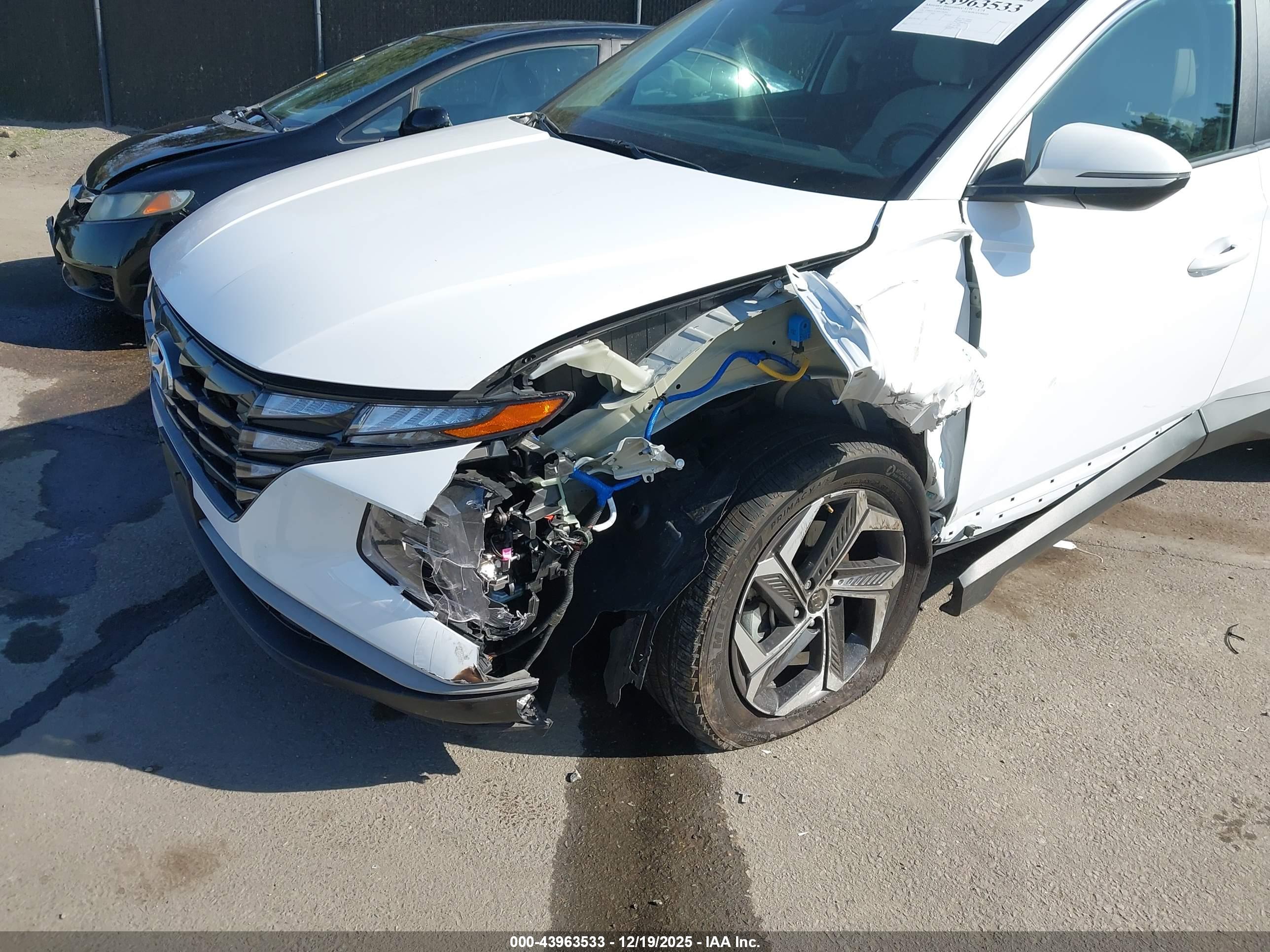 HYUNDAI TUCSON image 6