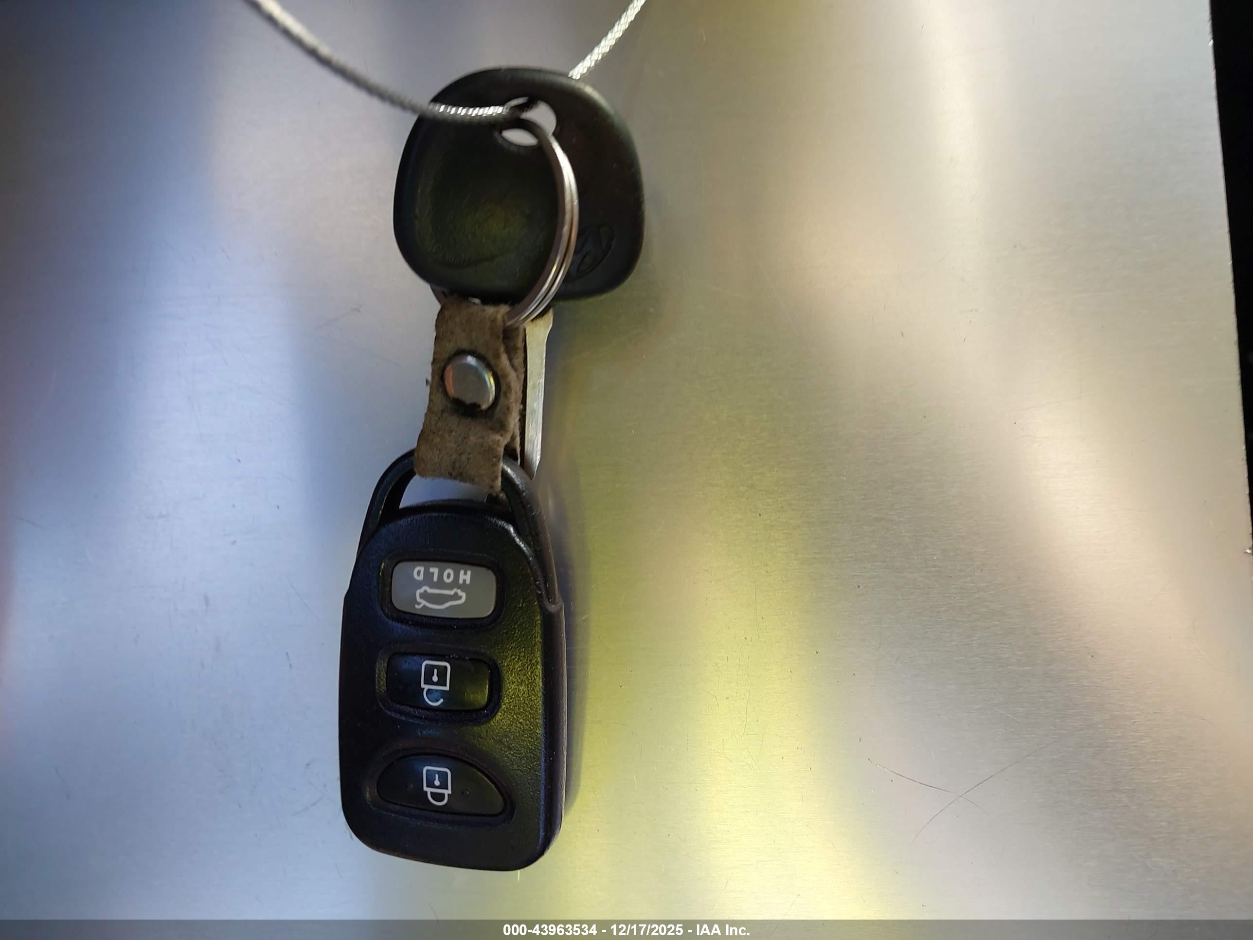 HYUNDAI ELANTRA image 11