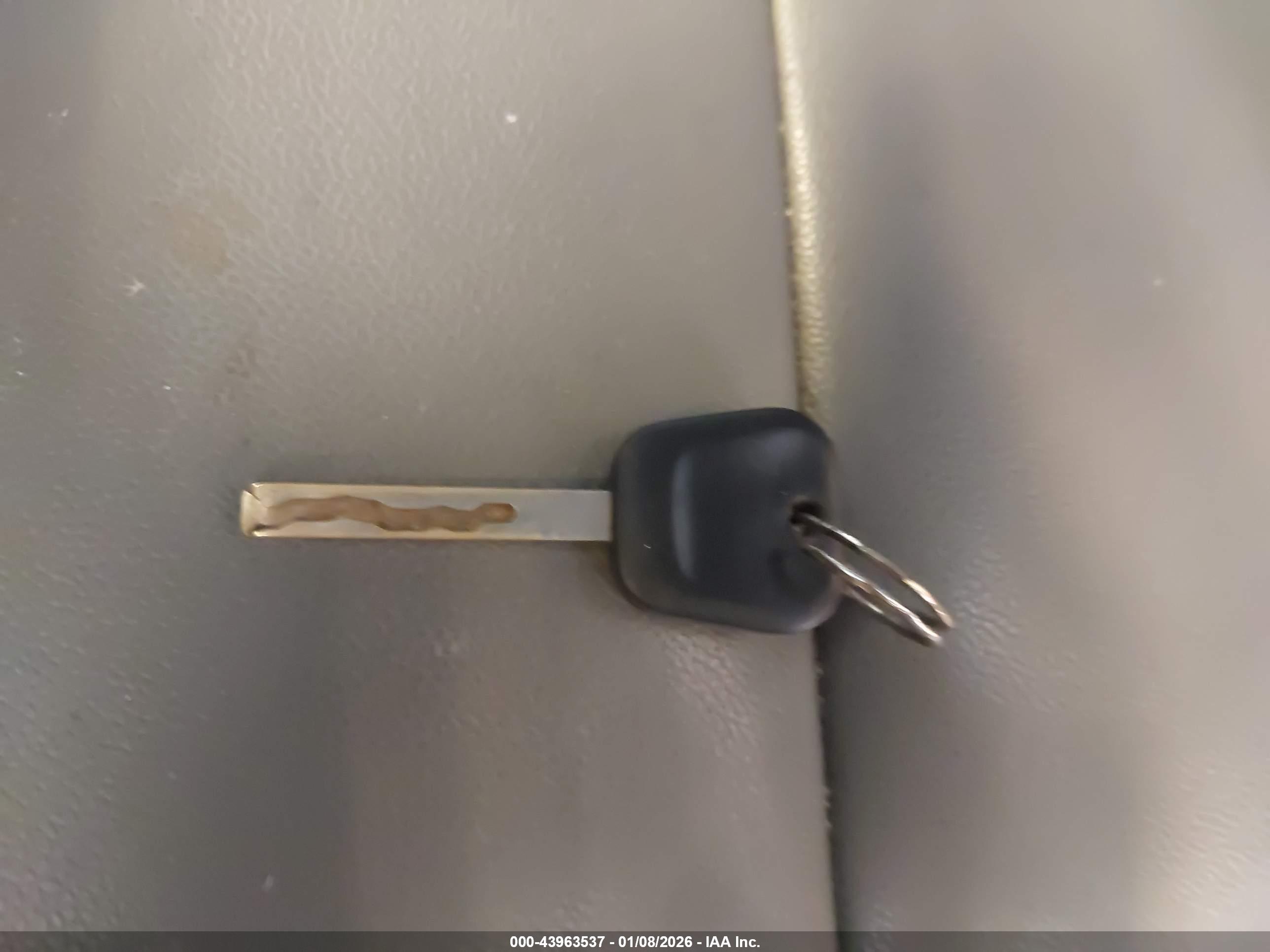 CHEVROLET SILVERADO image 11