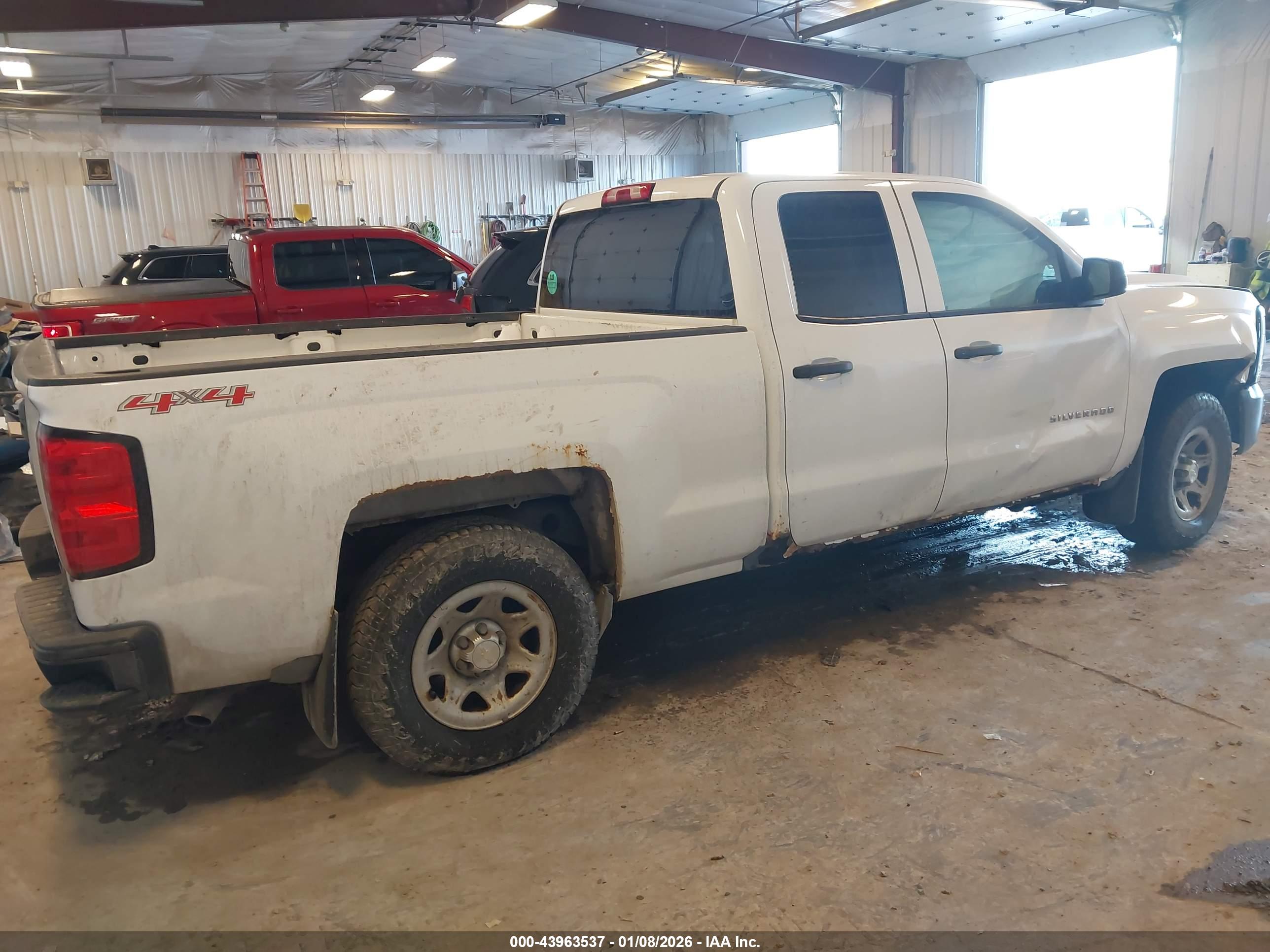 CHEVROLET SILVERADO image 4