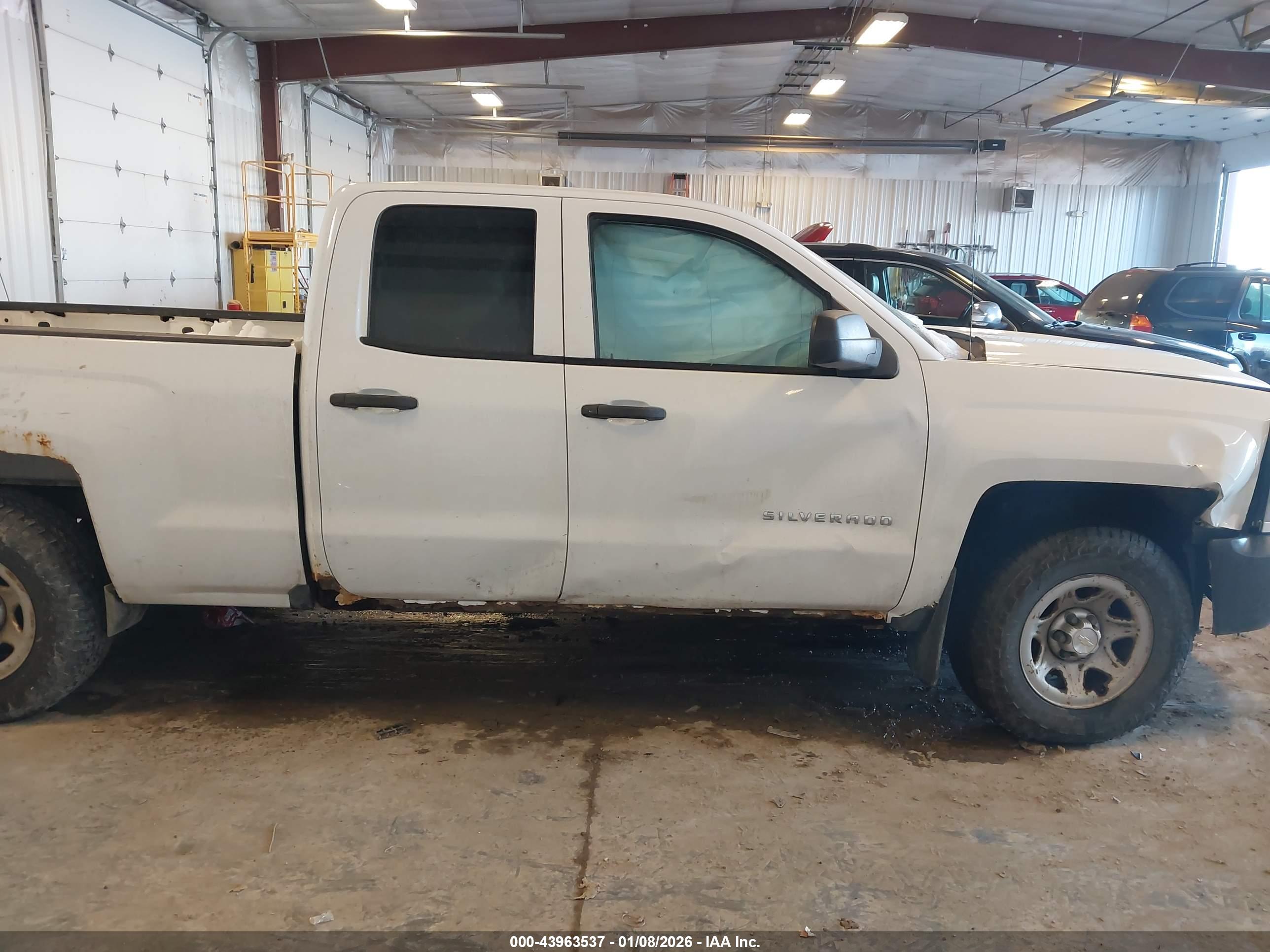 CHEVROLET SILVERADO image 6