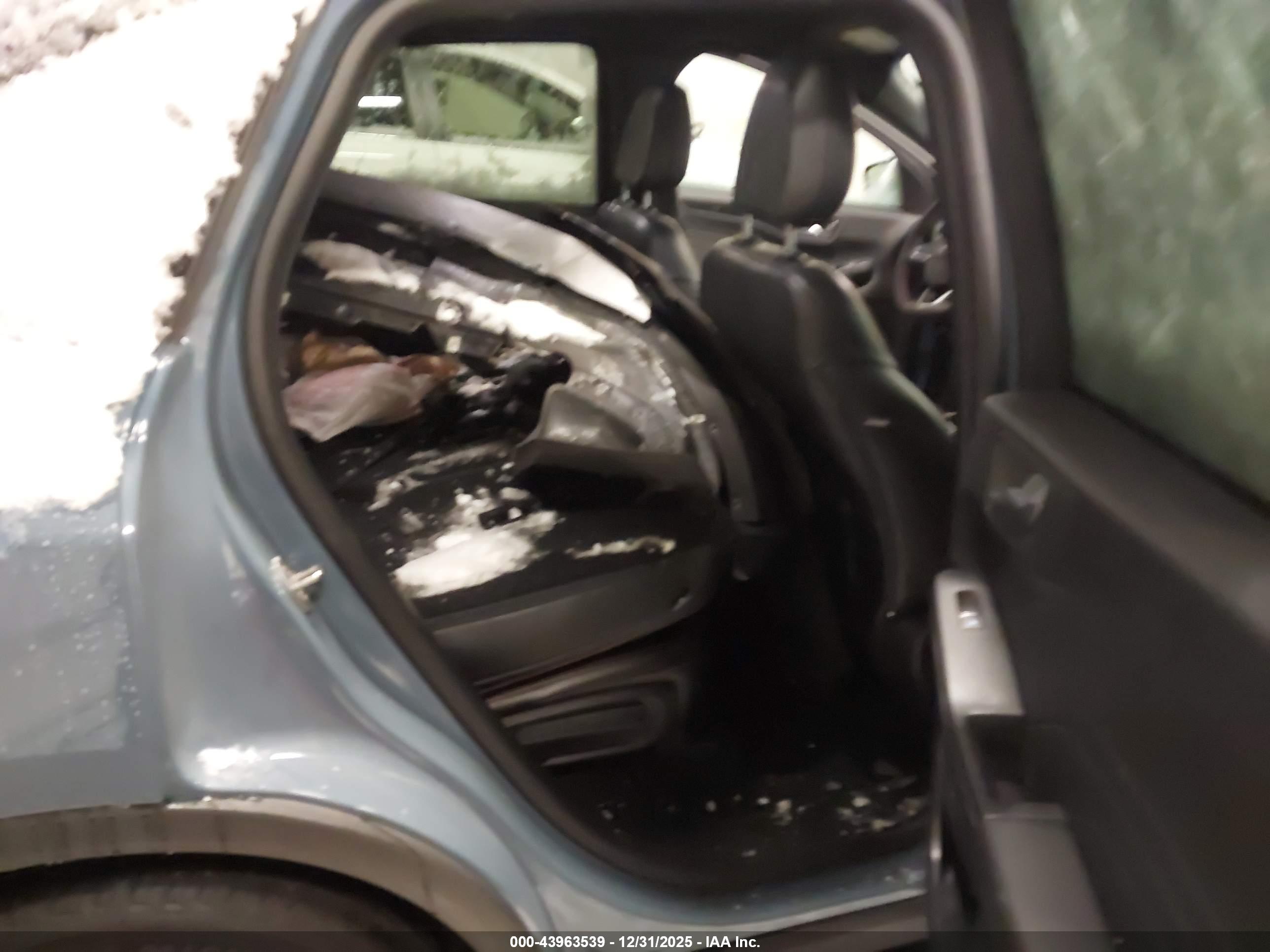 FORD ESCAPE image 8