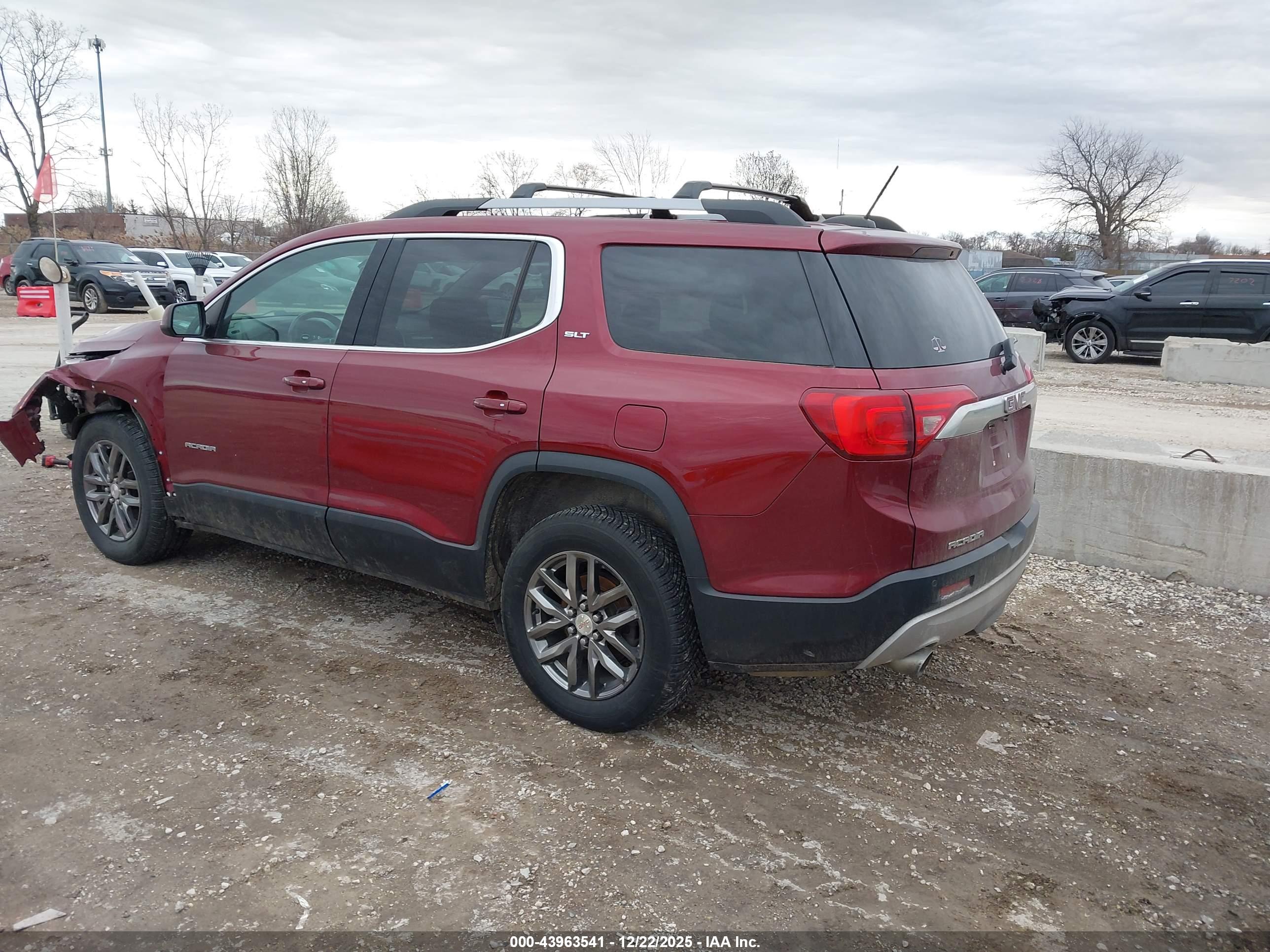 GMC ACADIA image 3
