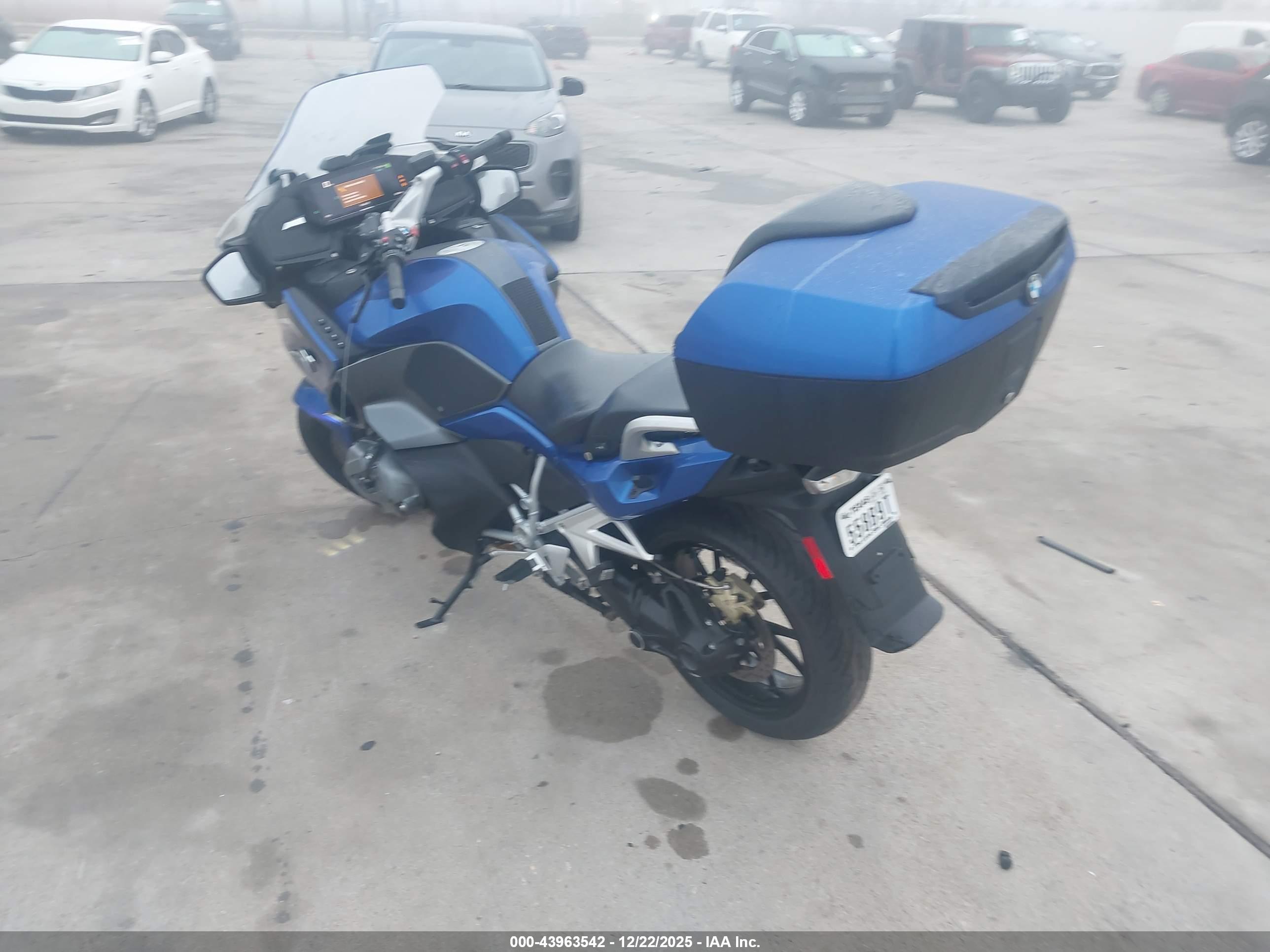 BMW R image 3