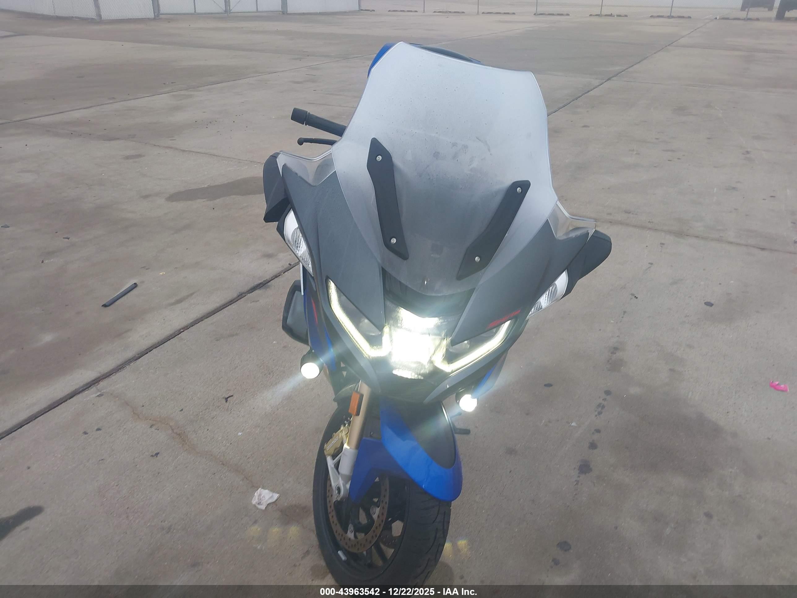 BMW R image 5
