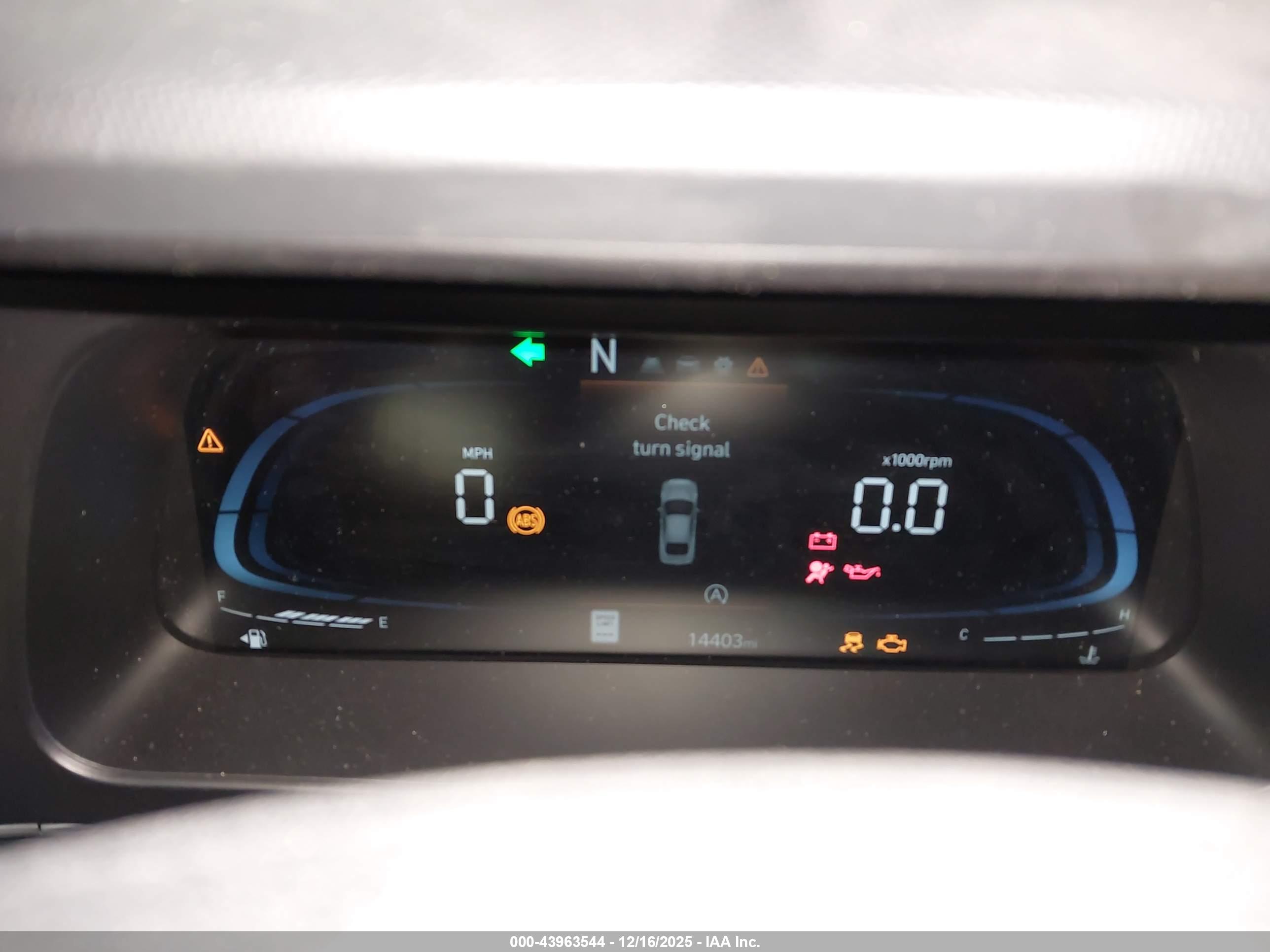 HYUNDAI ELANTRA image 7