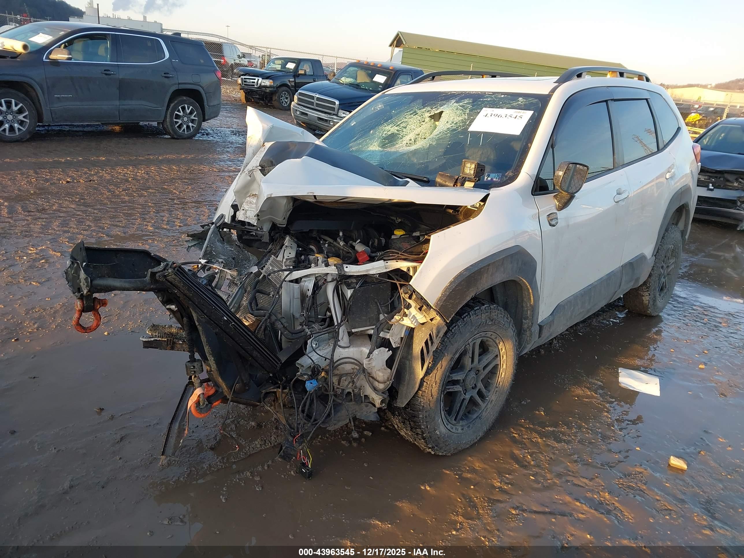 SUBARU FORESTER image 2