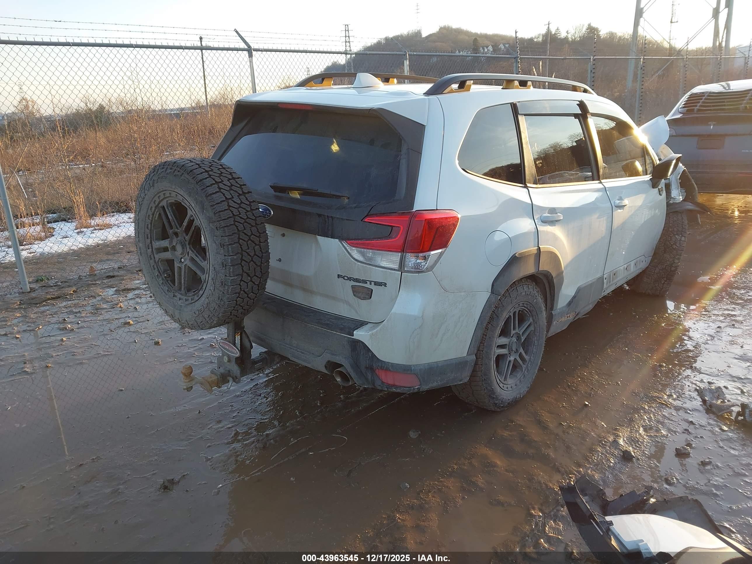 SUBARU FORESTER image 4