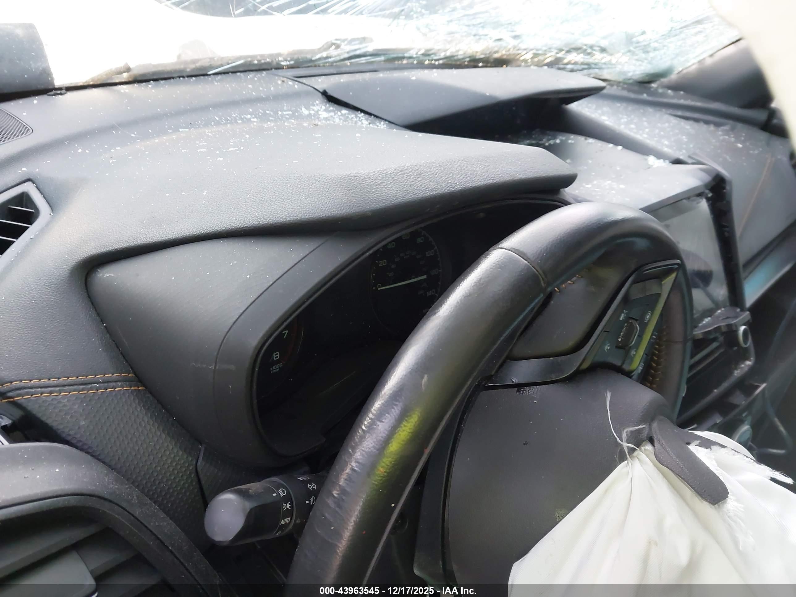 SUBARU FORESTER image 7