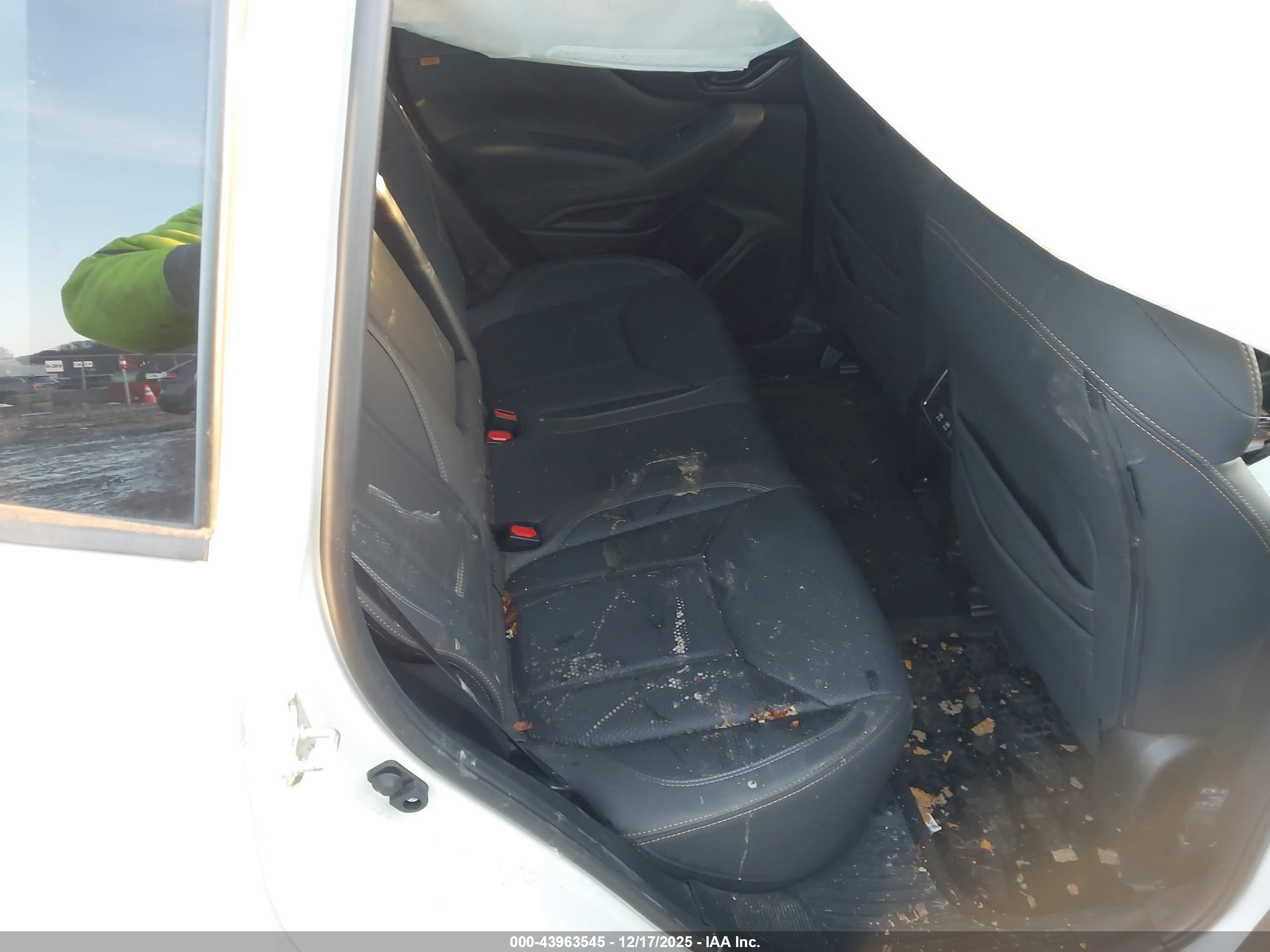 SUBARU FORESTER image 8